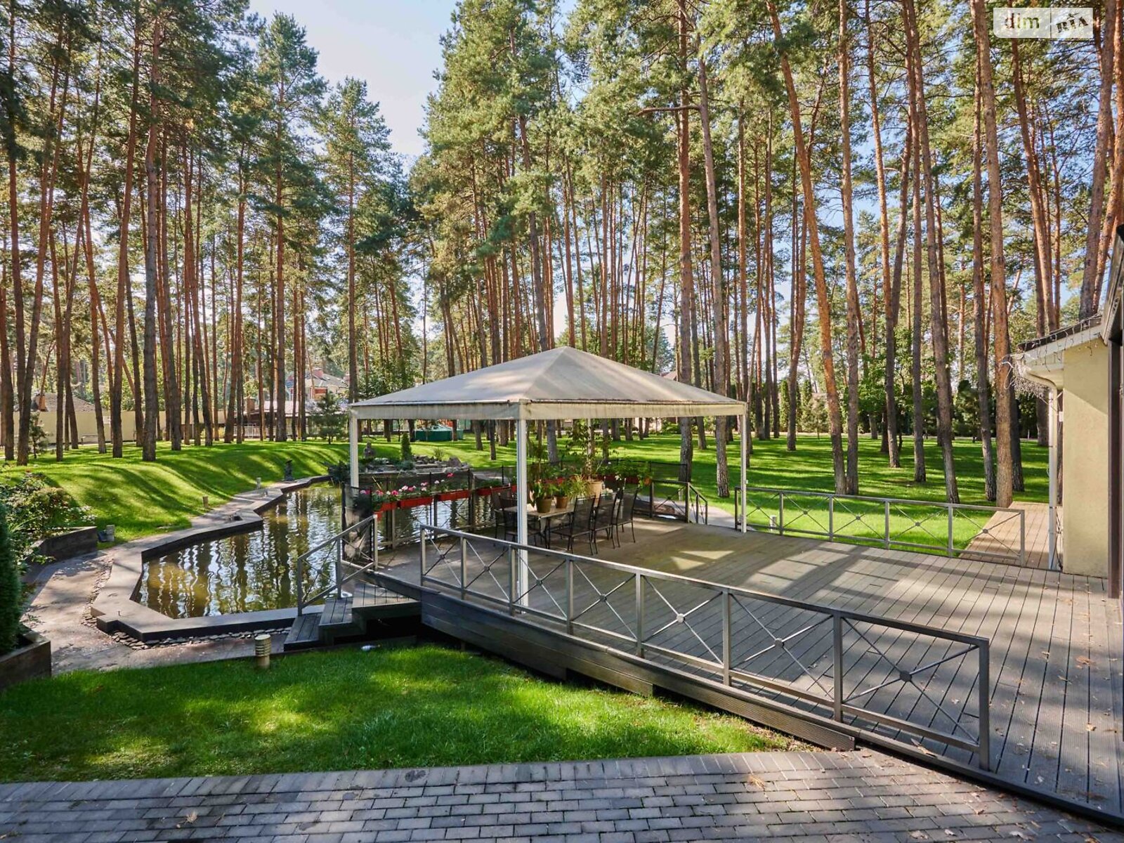 двухэтажный дом с гаражом, 700 кв. м, кирпич. Продажа в Романкове фото 1 двухэтажный дом с гаражом, 700 кв. м, кирпич. Продажа в Романкове фото 1