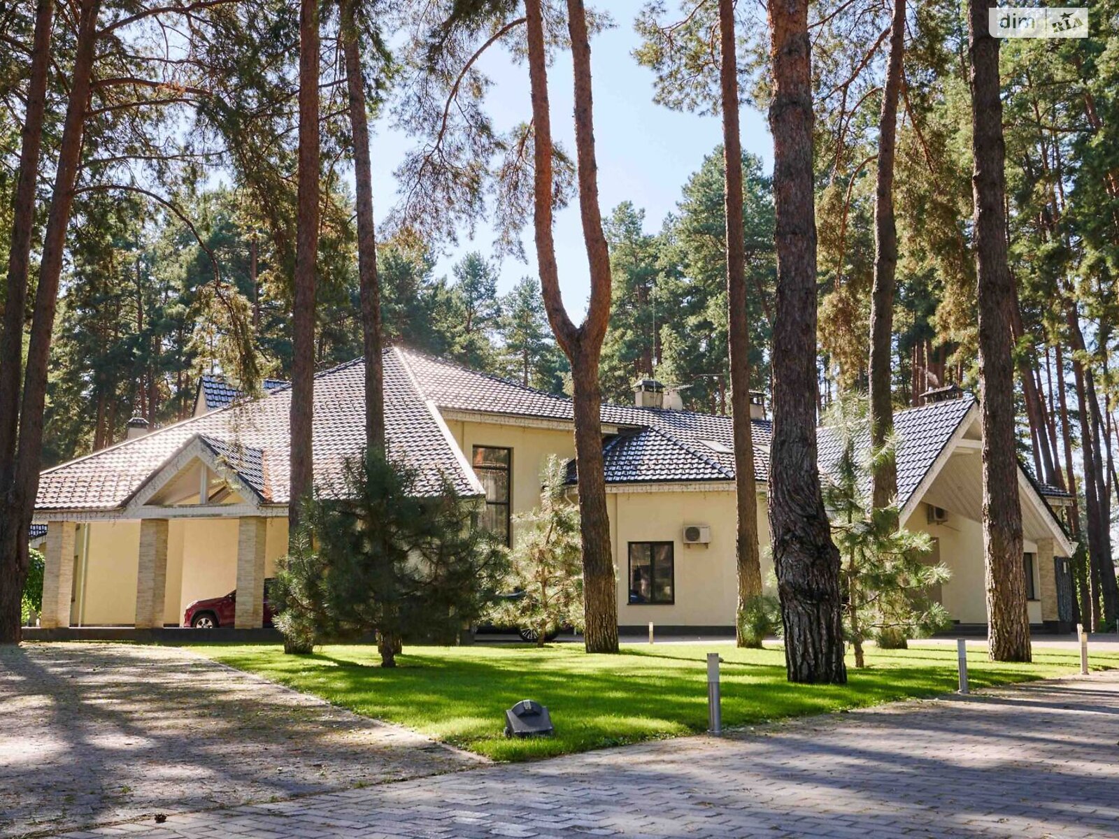 двухэтажный дом с гаражом, 700 кв. м, кирпич. Продажа в Романкове фото 1 двухэтажный дом с гаражом, 700 кв. м, кирпич. Продажа в Романкове фото 1