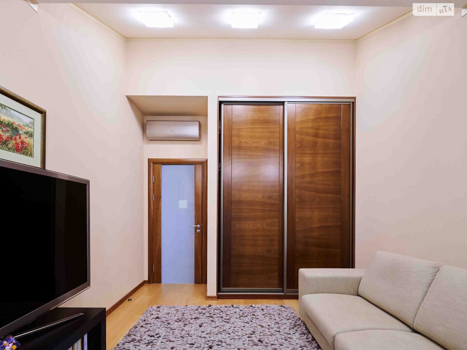 двухэтажный дом с гаражом, 700 кв. м, кирпич. Продажа в Романкове фото 1 двухэтажный дом с гаражом, 700 кв. м, кирпич. Продажа в Романкове фото 1