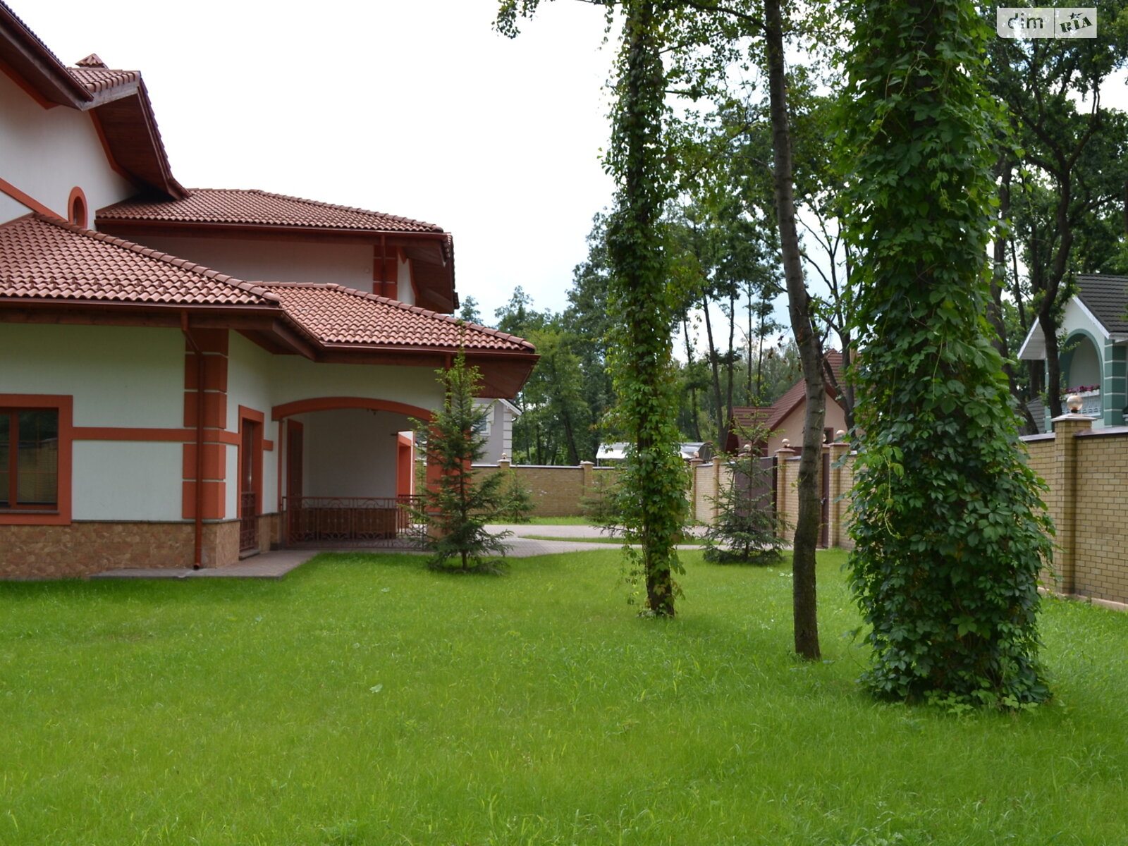 двухэтажный дом с гаражом, 435.5 кв. м, кирпич. Продажа в Романкове фото 1 двухэтажный дом с гаражом, 435.5 кв. м, кирпич. Продажа в Романкове фото 1