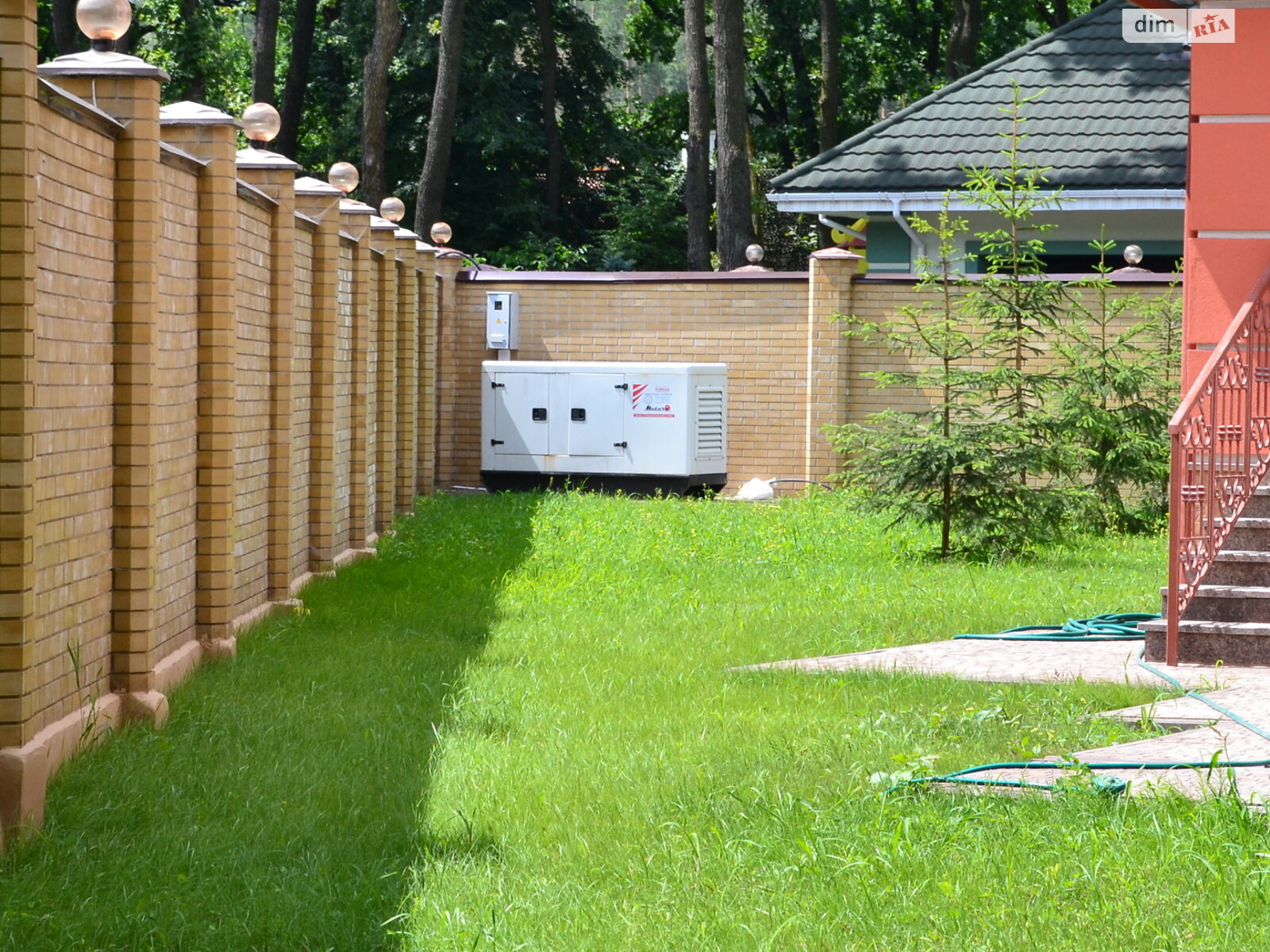 двухэтажный дом с гаражом, 435.5 кв. м, кирпич. Продажа в Романкове фото 1 двухэтажный дом с гаражом, 435.5 кв. м, кирпич. Продажа в Романкове фото 1