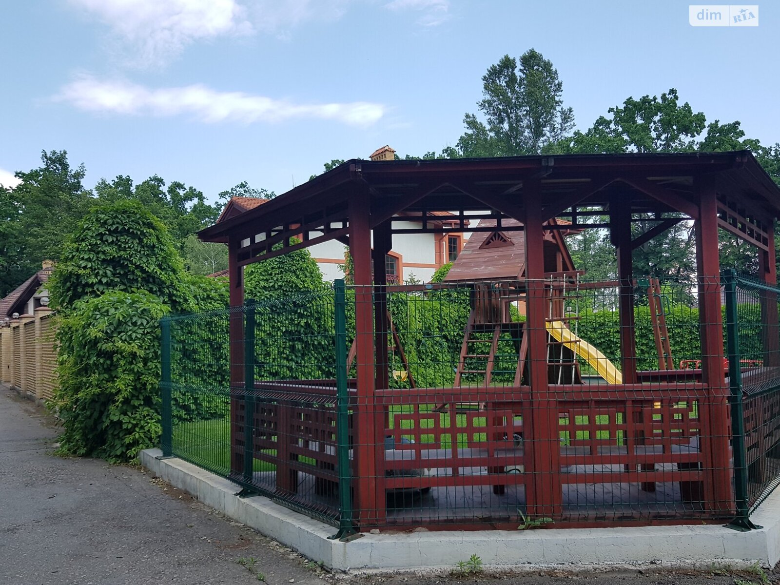 двухэтажный дом с гаражом, 435.5 кв. м, кирпич. Продажа в Романкове фото 1 двухэтажный дом с гаражом, 435.5 кв. м, кирпич. Продажа в Романкове фото 1