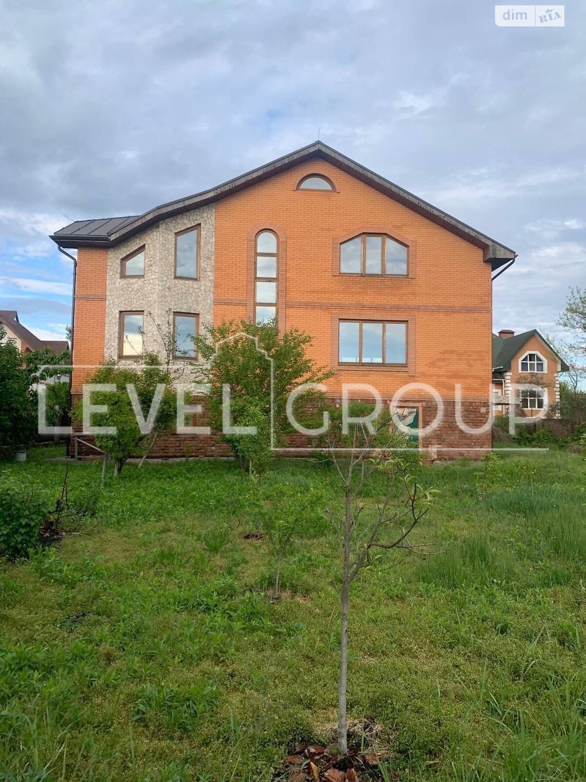двоповерховий будинок з гаражем, 457 кв. м, цегла. Продаж у Романкові фото 1 двоповерховий будинок з гаражем, 457 кв. м, цегла. Продаж у Романкові фото 1