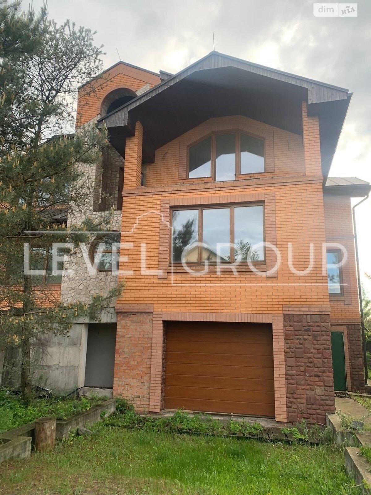 двоповерховий будинок з гаражем, 457 кв. м, цегла. Продаж у Романкові фото 1 двоповерховий будинок з гаражем, 457 кв. м, цегла. Продаж у Романкові фото 1