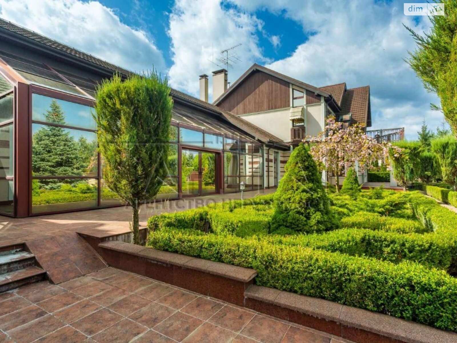 двоповерховий будинок, 824 кв. м, кирпич. Продаж у Романкові фото 1 двоповерховий будинок, 824 кв. м, кирпич. Продаж у Романкові фото 1
