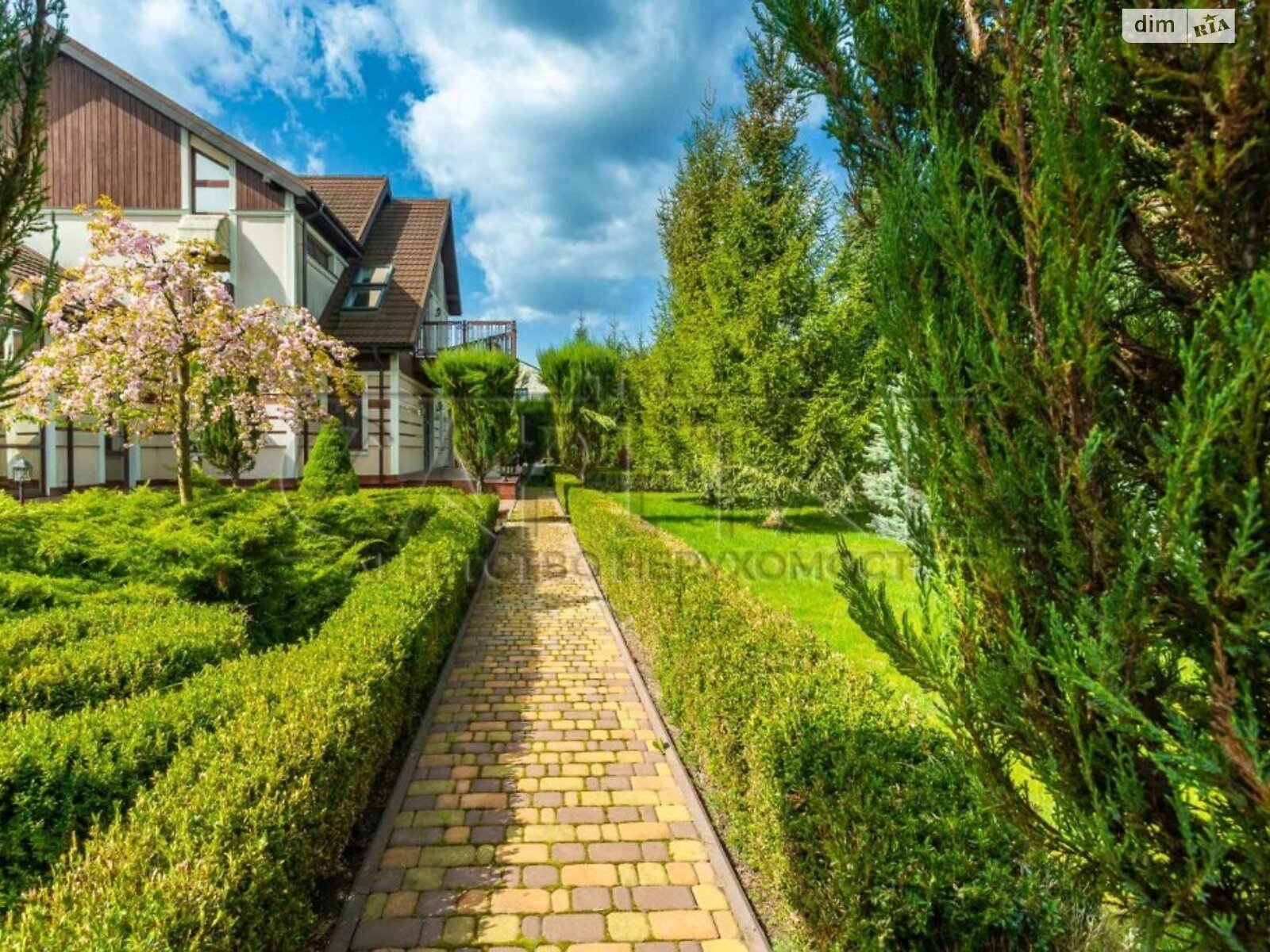 двоповерховий будинок, 824 кв. м, кирпич. Продаж у Романкові фото 1 двоповерховий будинок, 824 кв. м, кирпич. Продаж у Романкові фото 1