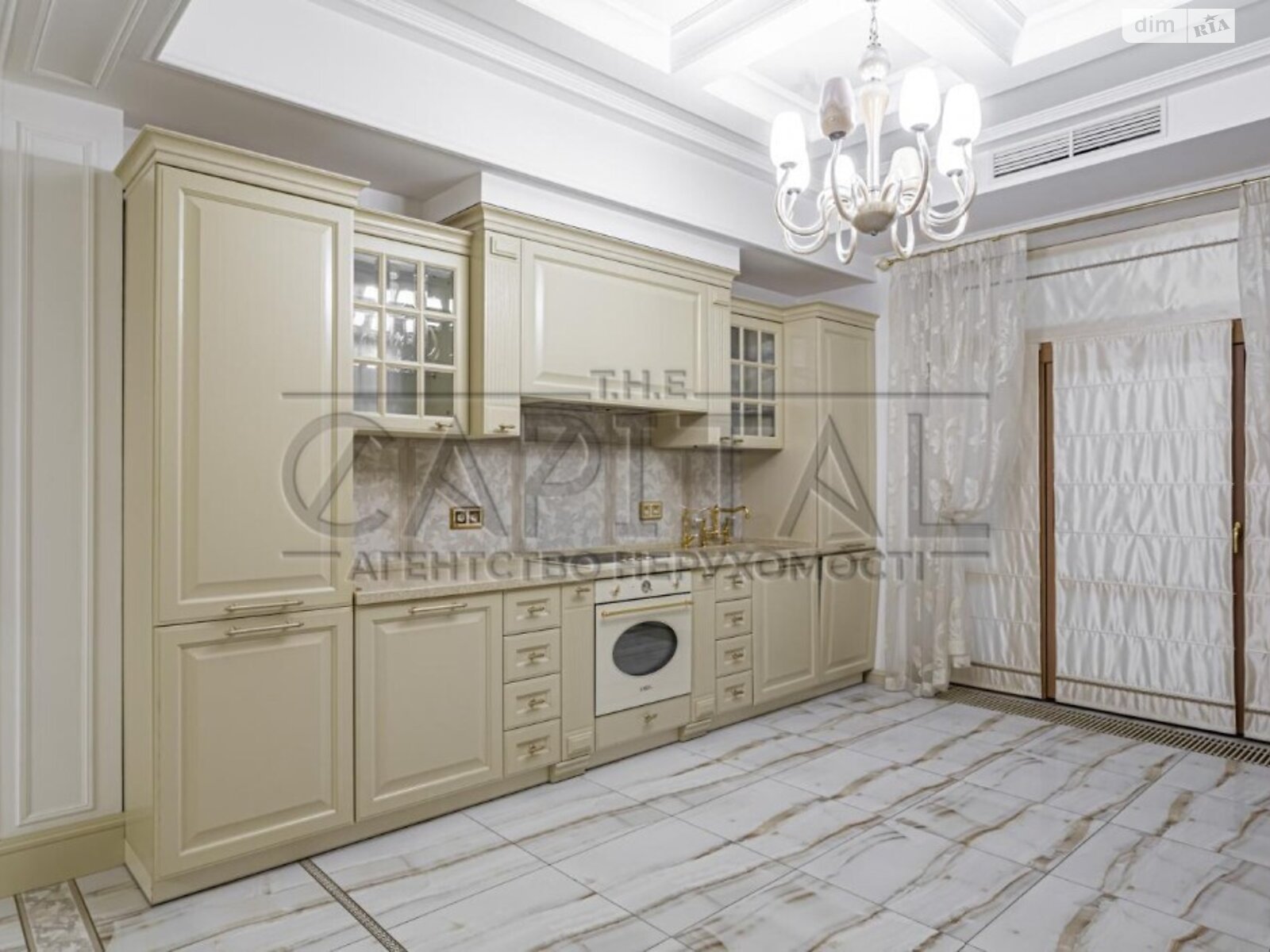 двухэтажный дом, 824 кв. м, кирпич. Продажа в Романкове фото 1