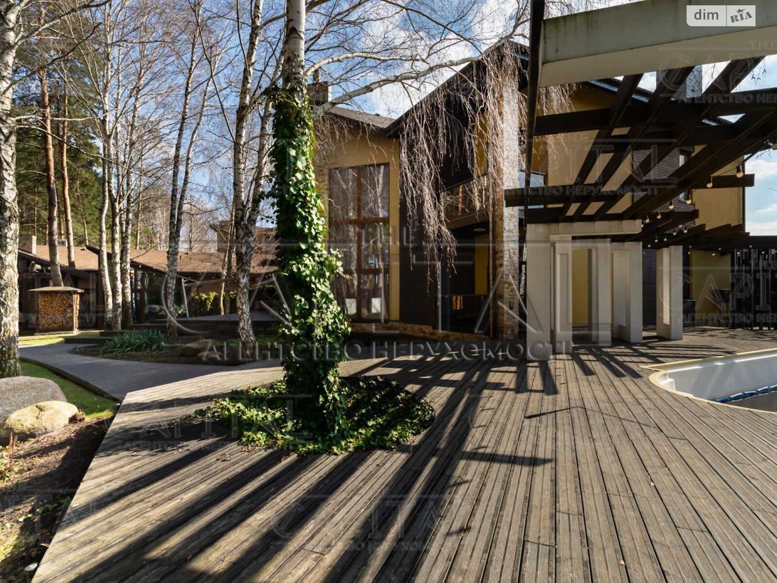 двоповерховий будинок з балконом, 750 кв. м, цегла. Продаж у Романкові фото 1 двоповерховий будинок з балконом, 750 кв. м, цегла. Продаж у Романкові фото 1