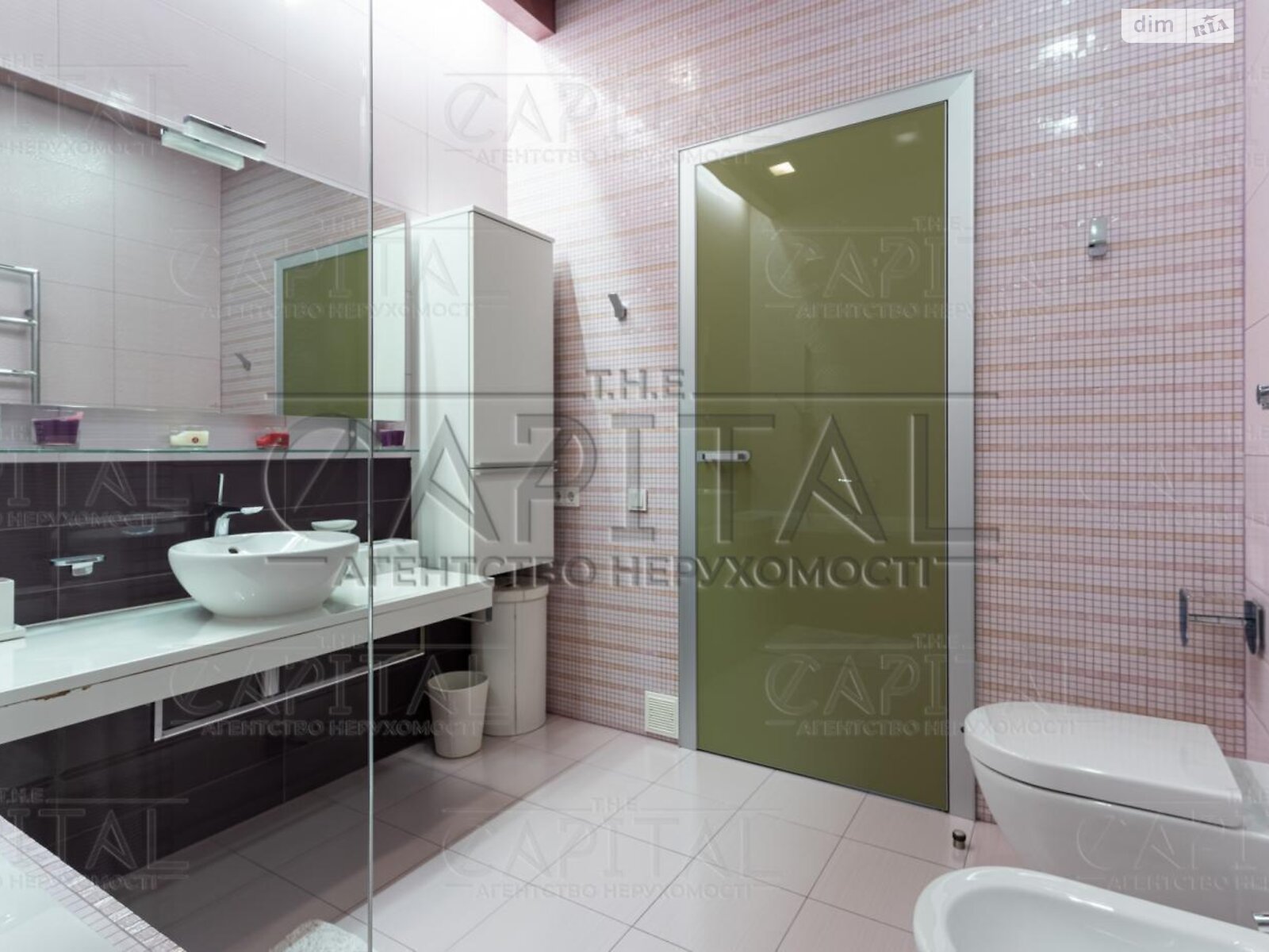 двоповерховий будинок з балконом, 750 кв. м, цегла. Продаж у Романкові фото 1 двоповерховий будинок з балконом, 750 кв. м, цегла. Продаж у Романкові фото 1