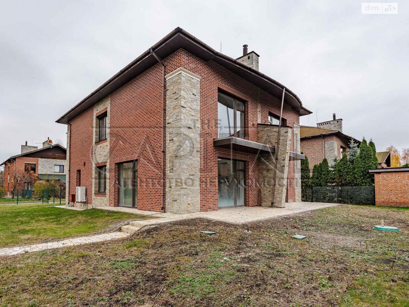 двоповерховий будинок з гаражем, 326.1 кв. м, кирпич. Продаж у Романкові фото 1