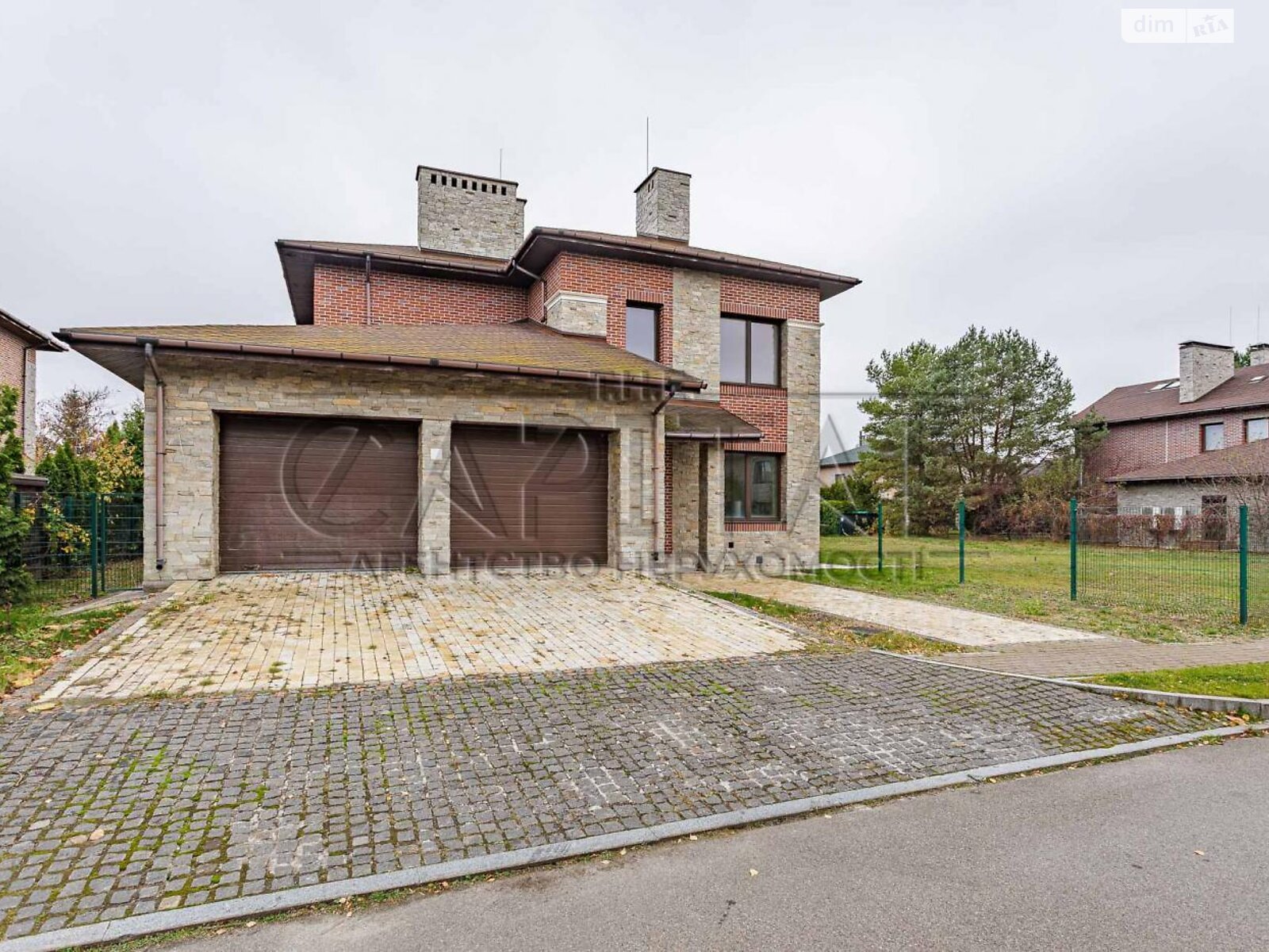 двоповерховий будинок з гаражем, 326.1 кв. м, кирпич. Продаж у Романкові фото 1