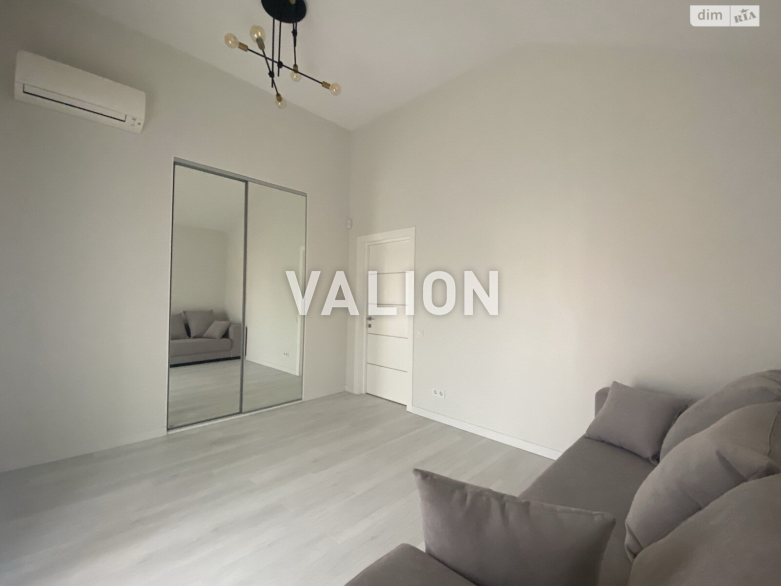 двухэтажный дом с гаражом, 235 кв. м, кирпич. Продажа в Рославичах фото 1 двухэтажный дом с гаражом, 235 кв. м, кирпич. Продажа в Рославичах фото 1