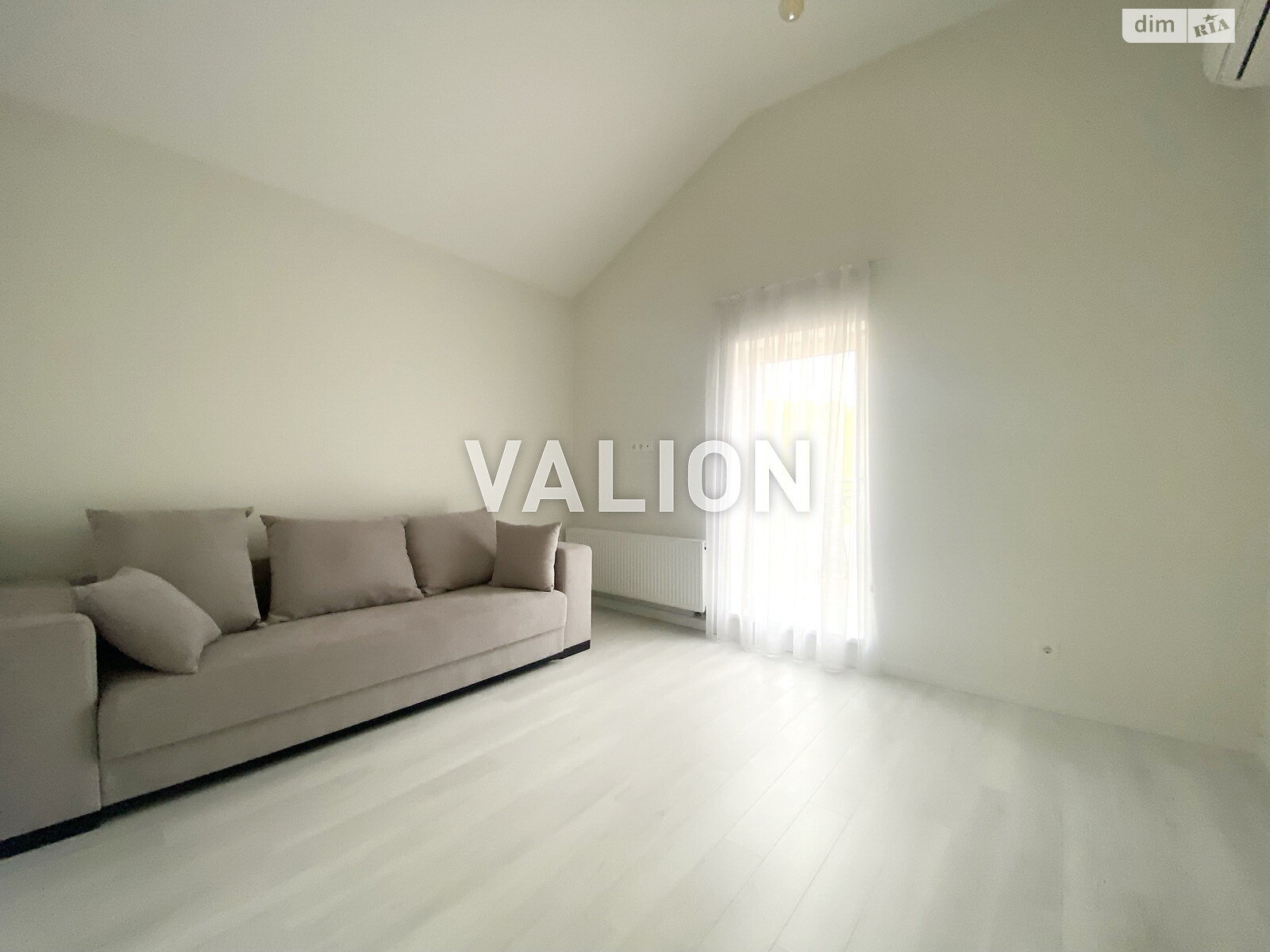 двухэтажный дом с гаражом, 235 кв. м, кирпич. Продажа в Рославичах фото 1 двухэтажный дом с гаражом, 235 кв. м, кирпич. Продажа в Рославичах фото 1