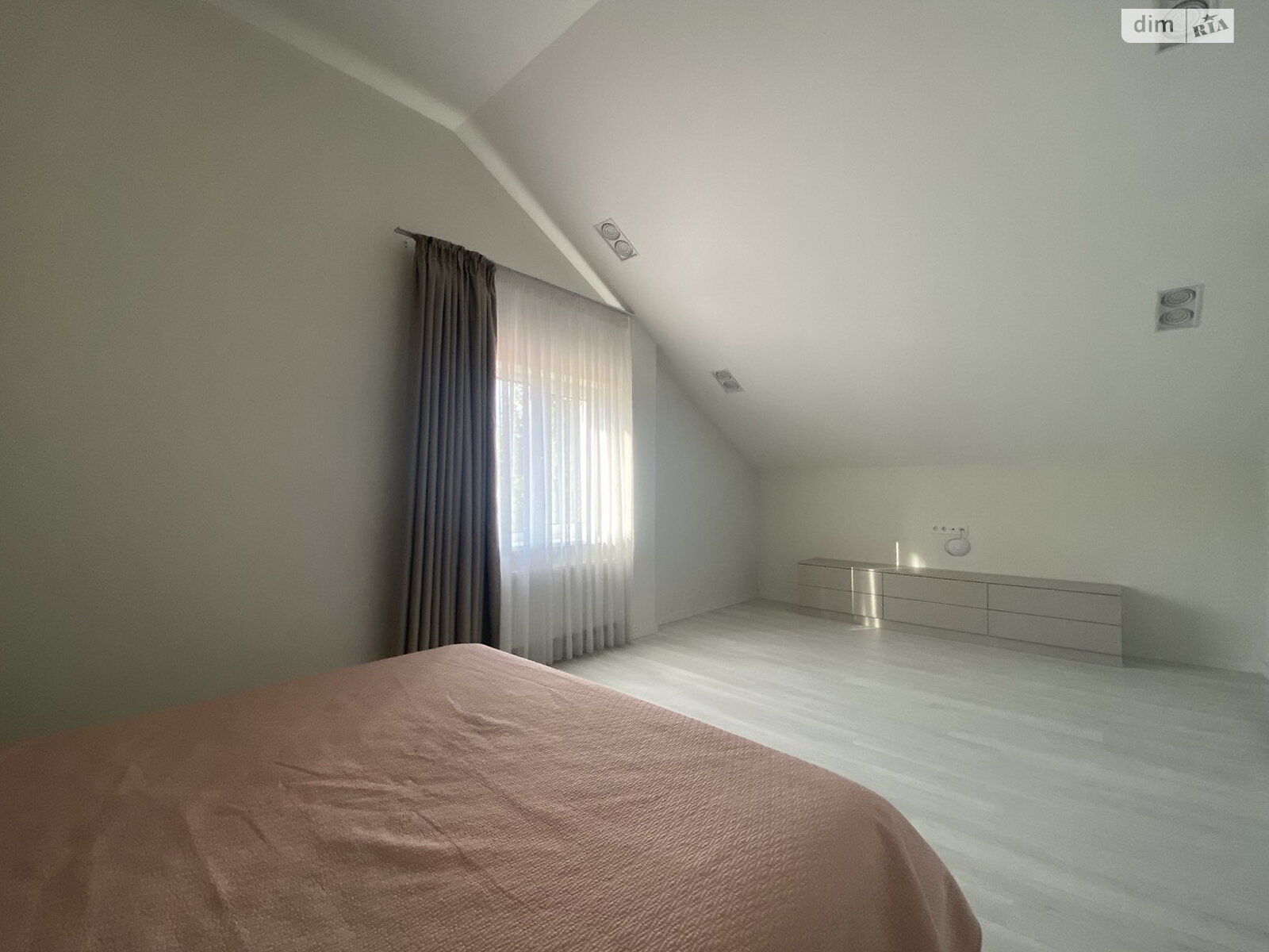 двухэтажный дом с гаражом, 235 кв. м, кирпич. Продажа в Рославичах фото 1 двухэтажный дом с гаражом, 235 кв. м, кирпич. Продажа в Рославичах фото 1
