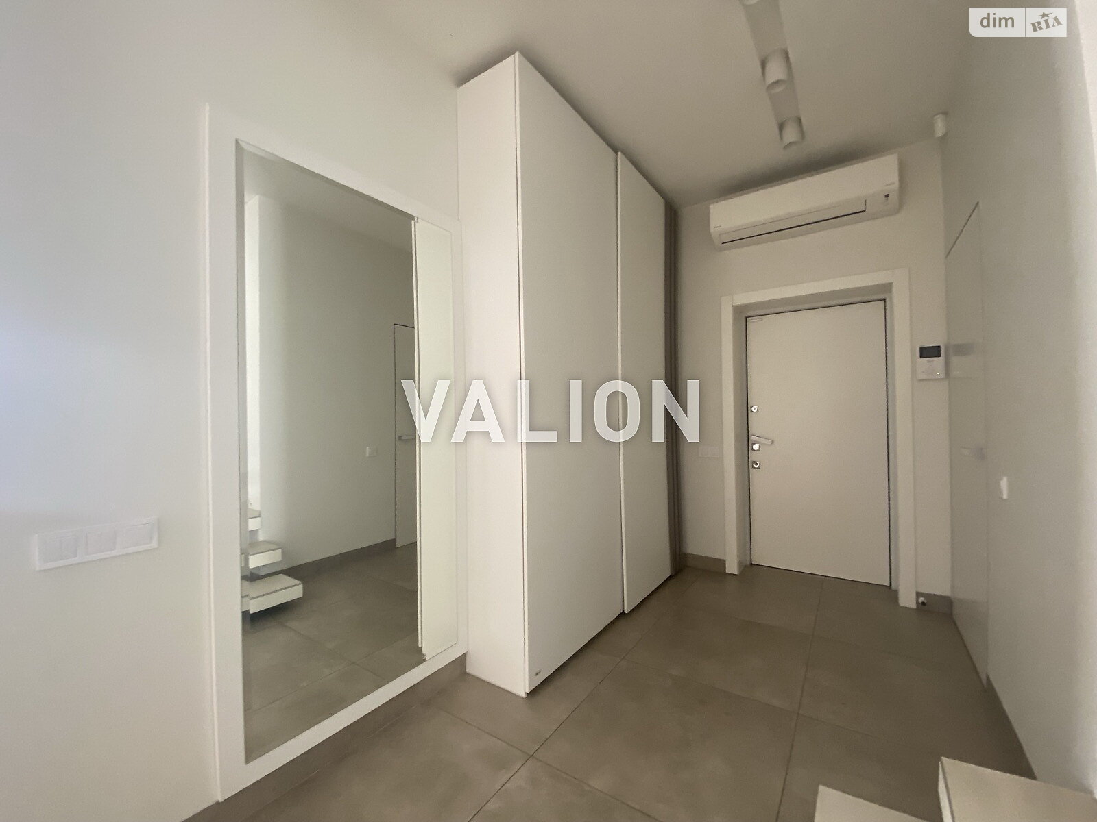 двухэтажный дом с гаражом, 235 кв. м, кирпич. Продажа в Рославичах фото 1 двухэтажный дом с гаражом, 235 кв. м, кирпич. Продажа в Рославичах фото 1