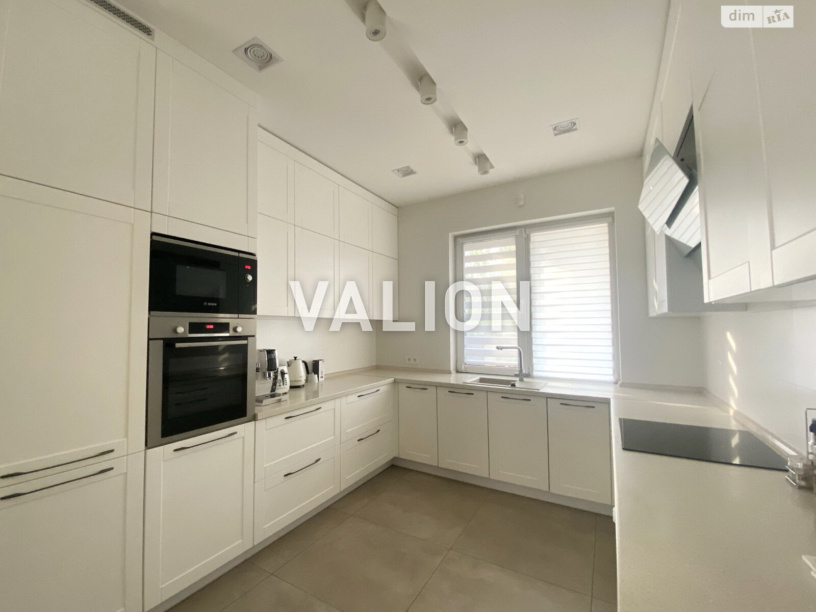 двухэтажный дом с гаражом, 235 кв. м, кирпич. Продажа в Рославичах фото 1 двухэтажный дом с гаражом, 235 кв. м, кирпич. Продажа в Рославичах фото 1