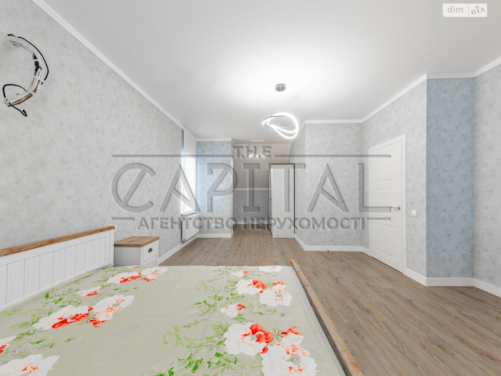 двухэтажный дом с балконом, 235 кв. м, кирпич. Продажа в Рославичах фото 1