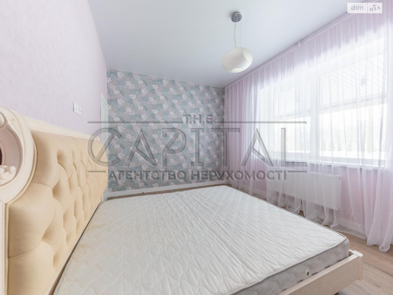 двухэтажный дом с балконом, 235 кв. м, кирпич. Продажа в Рославичах фото 1