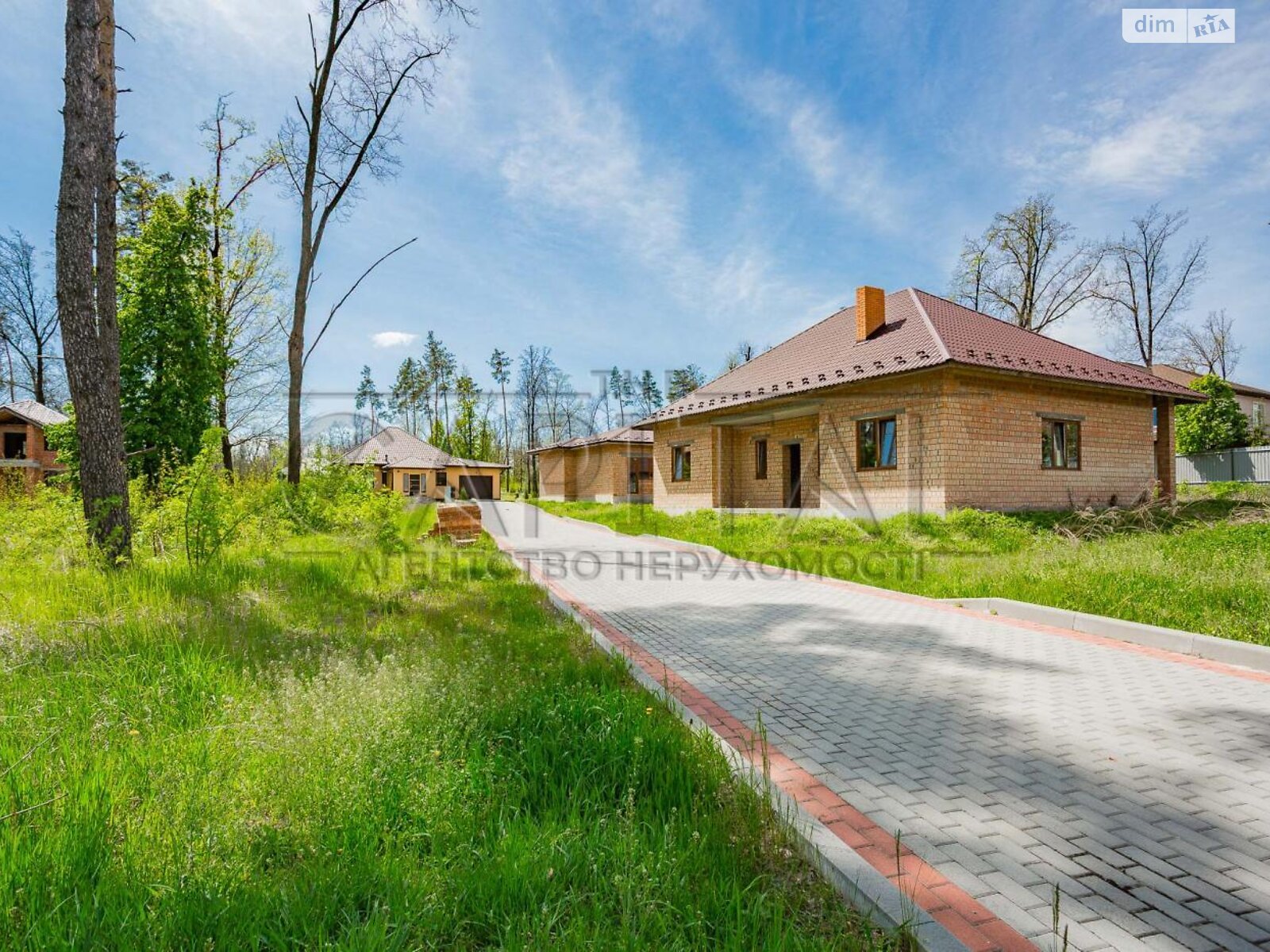 одноэтажный дом, 150 кв. м, кирпич. Продажа в Рославичах фото 1 одноэтажный дом, 150 кв. м, кирпич. Продажа в Рославичах фото 1