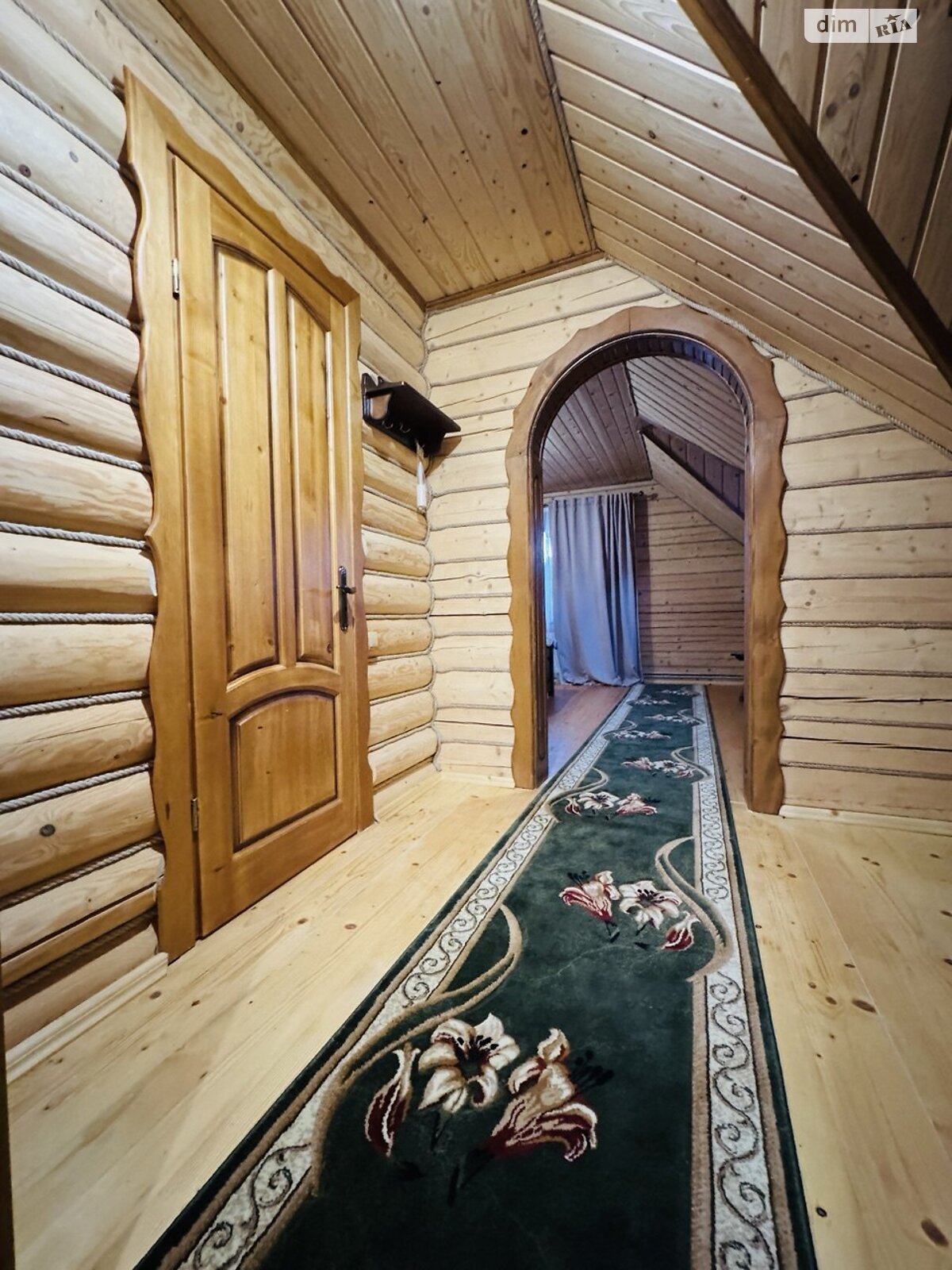 трехэтажный дом с гаражом, 486 кв. м, сруб. Продажа в Росохаче фото 1