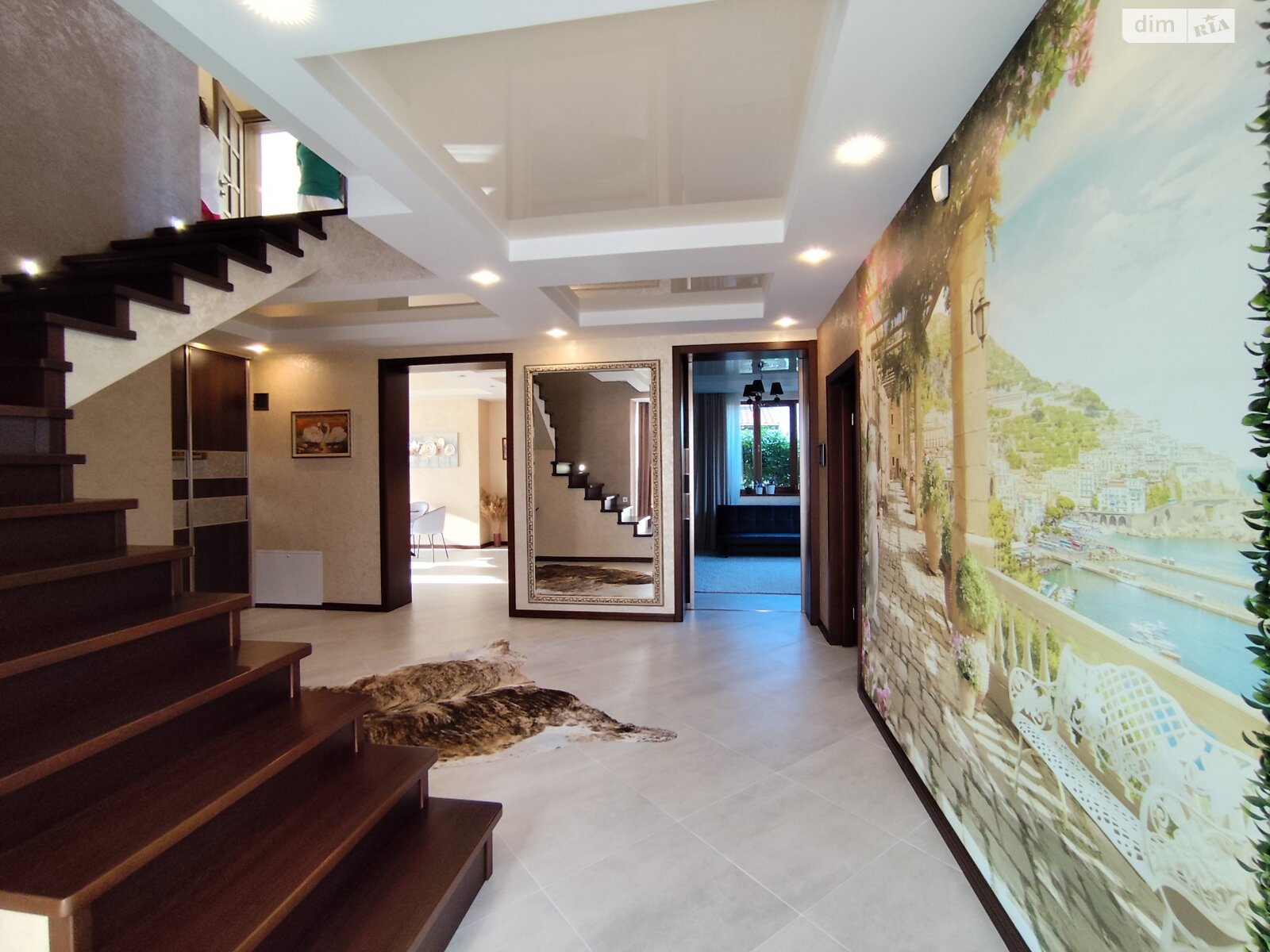 двухэтажный дом с балконом, 220.5 кв. м, кирпич. Продажа в Рованцах фото 1