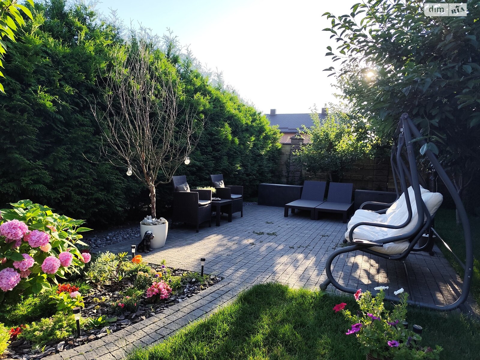 двухэтажный дом с балконом, 220.5 кв. м, кирпич. Продажа в Рованцах фото 1