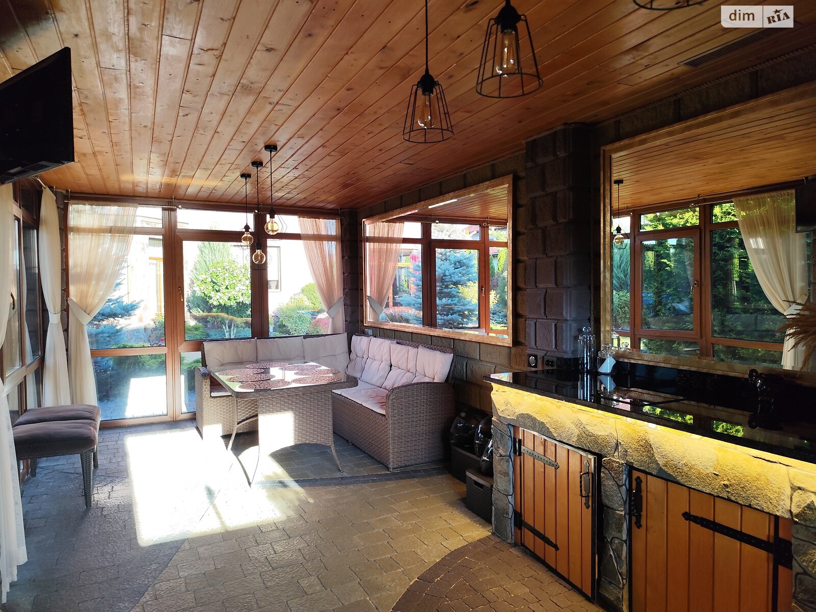 двухэтажный дом с балконом, 220.5 кв. м, кирпич. Продажа в Рованцах фото 1