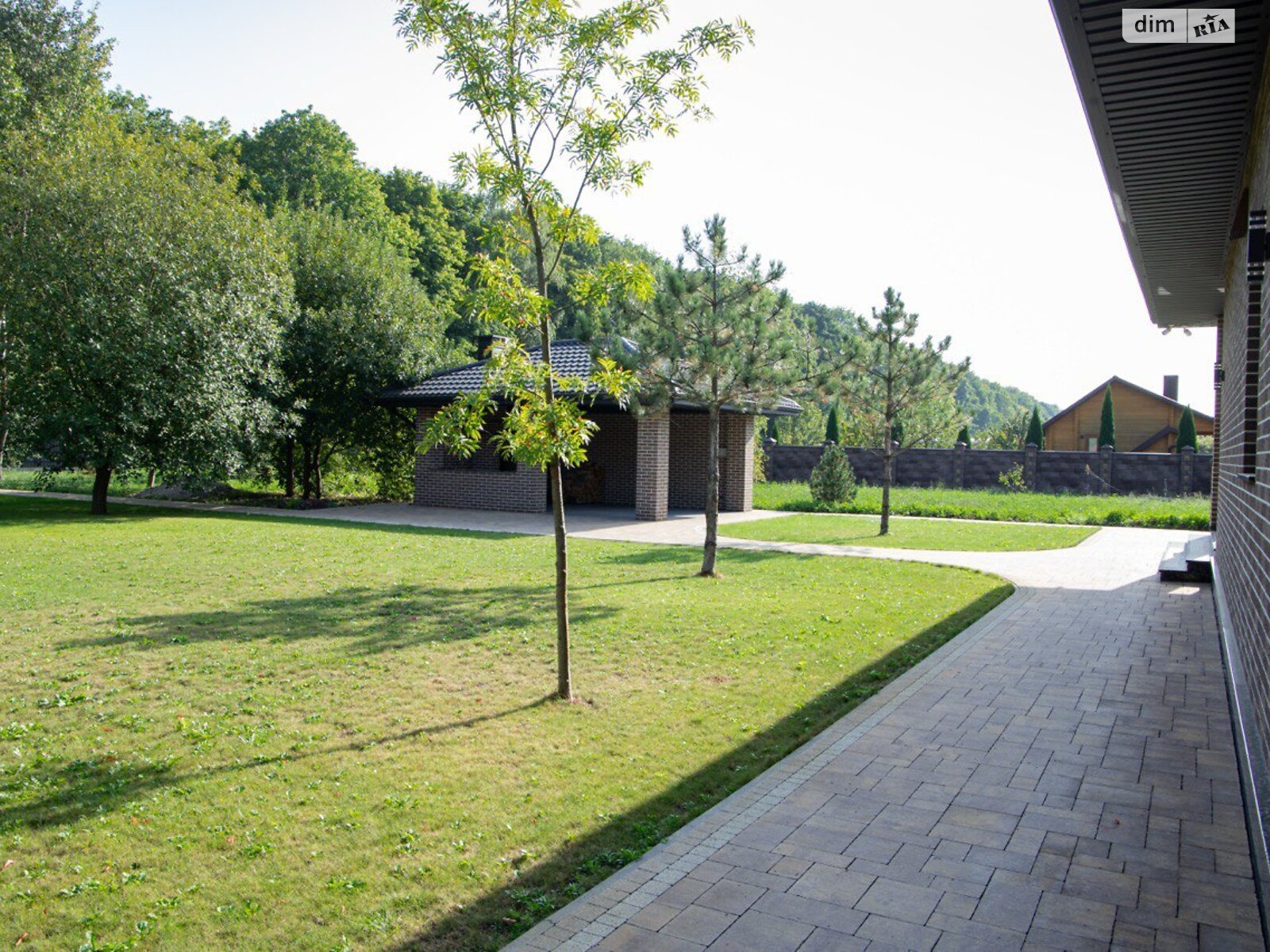 двоповерховий будинок з гаражем, 360 кв. м, цегла. Продаж у Рованцях фото 1 двоповерховий будинок з гаражем, 360 кв. м, цегла. Продаж у Рованцях фото 1