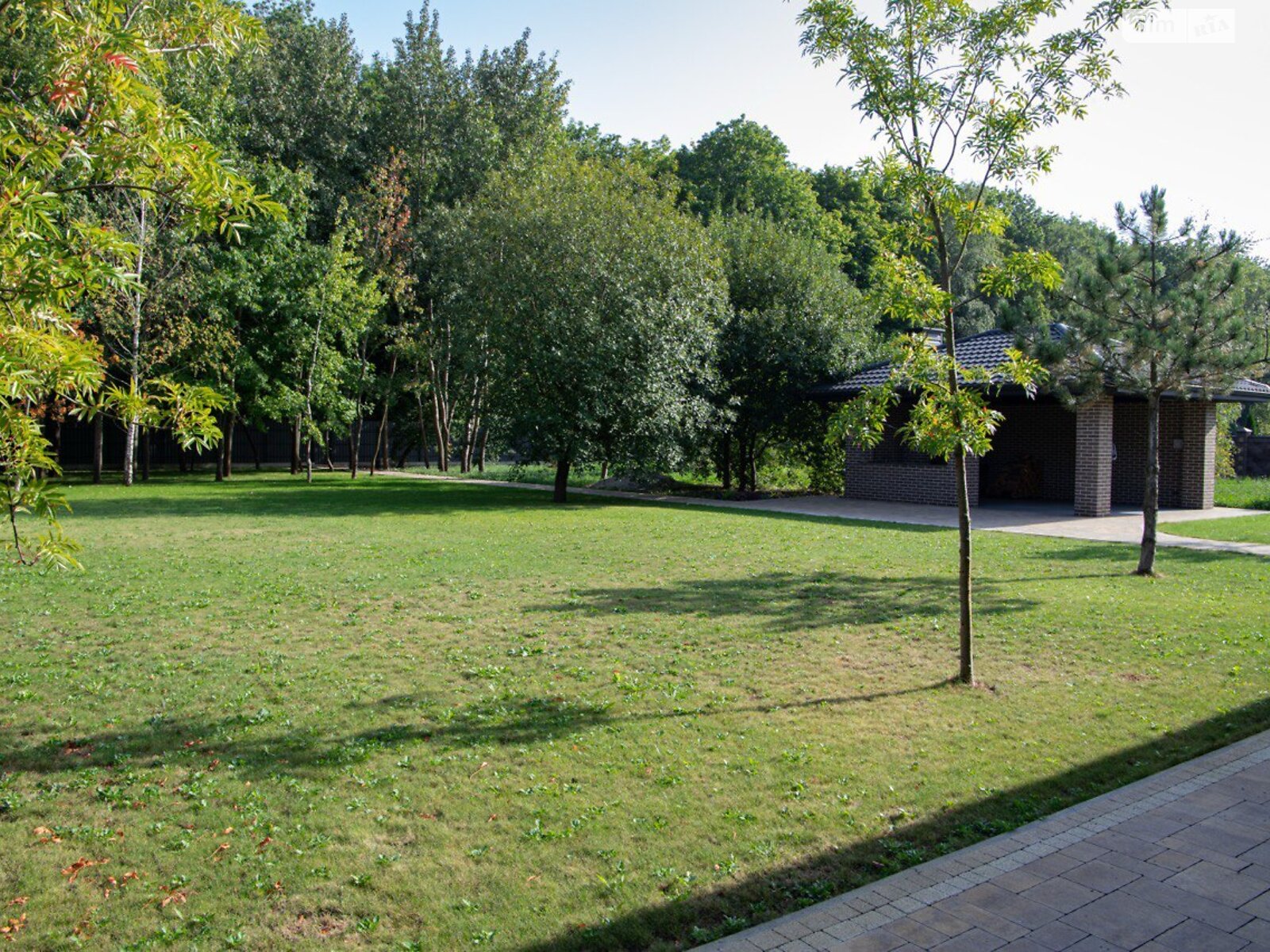 двоповерховий будинок з гаражем, 360 кв. м, цегла. Продаж у Рованцях фото 1 двоповерховий будинок з гаражем, 360 кв. м, цегла. Продаж у Рованцях фото 1