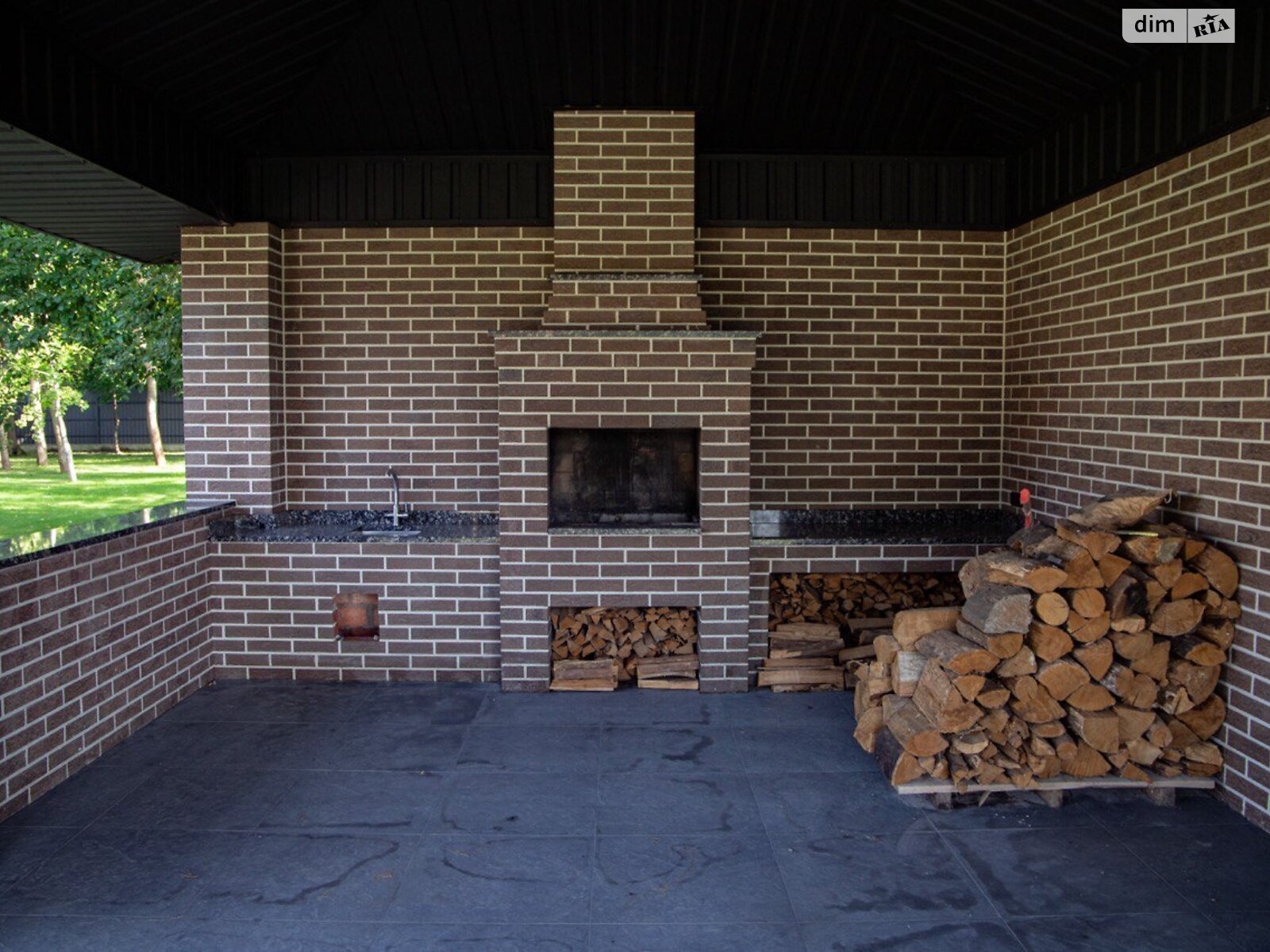 двоповерховий будинок з гаражем, 360 кв. м, цегла. Продаж у Рованцях фото 1 двоповерховий будинок з гаражем, 360 кв. м, цегла. Продаж у Рованцях фото 1