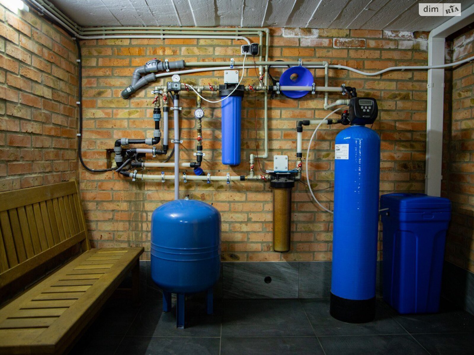 двоповерховий будинок з гаражем, 360 кв. м, цегла. Продаж у Рованцях фото 1 двоповерховий будинок з гаражем, 360 кв. м, цегла. Продаж у Рованцях фото 1