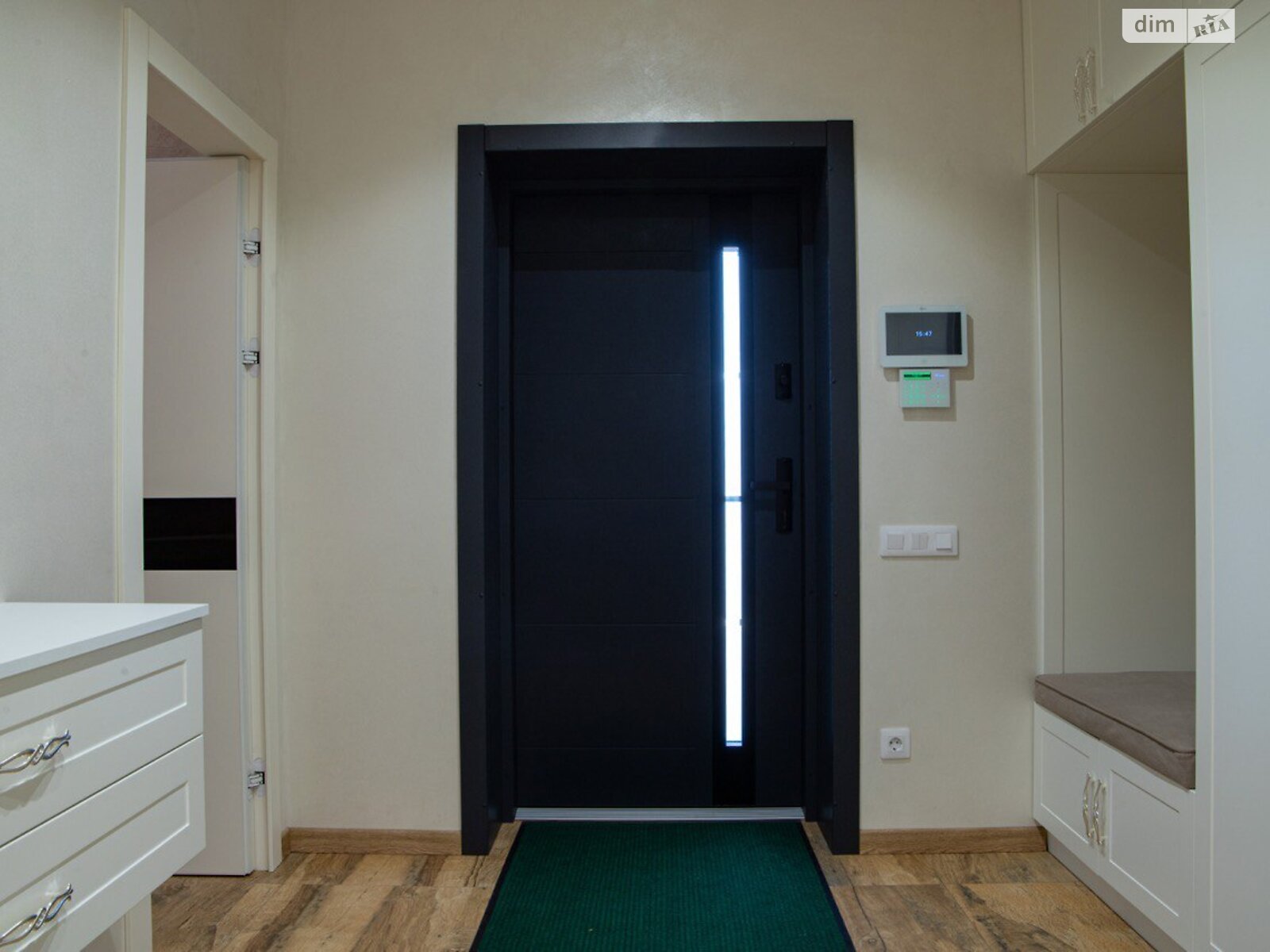 двоповерховий будинок з гаражем, 360 кв. м, цегла. Продаж у Рованцях фото 1 двоповерховий будинок з гаражем, 360 кв. м, цегла. Продаж у Рованцях фото 1