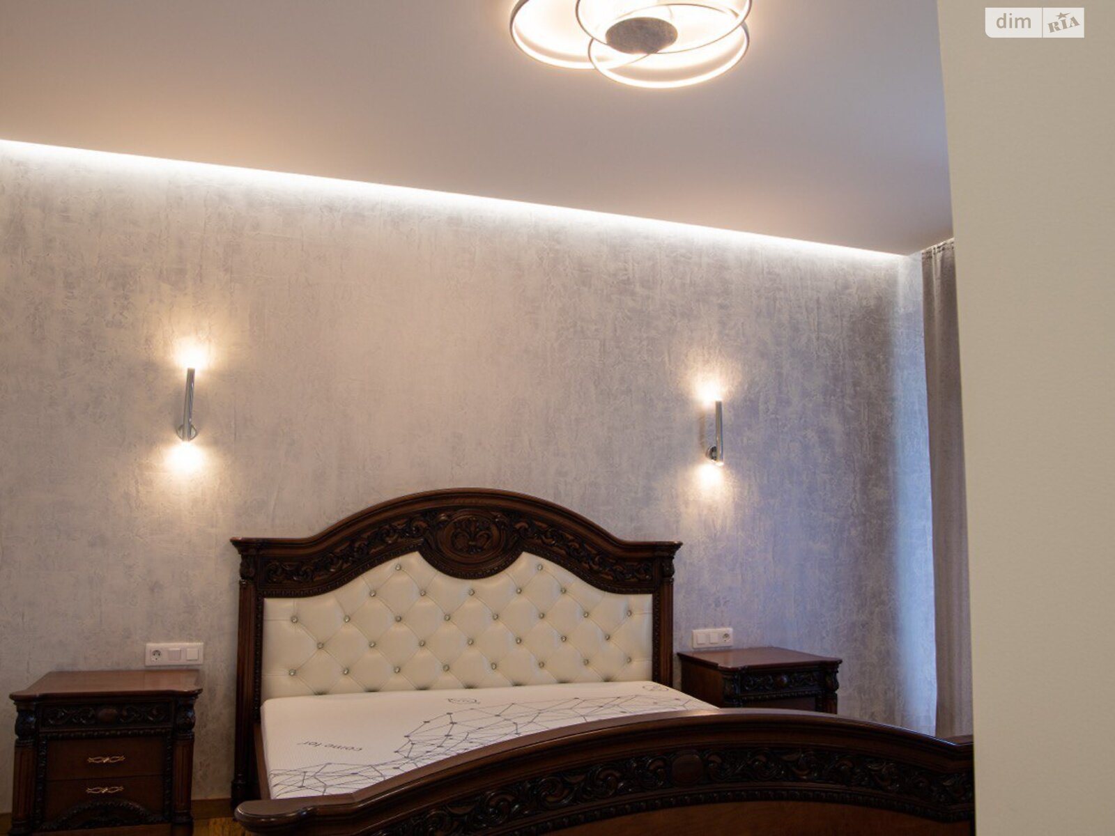 двоповерховий будинок з гаражем, 360 кв. м, цегла. Продаж у Рованцях фото 1 двоповерховий будинок з гаражем, 360 кв. м, цегла. Продаж у Рованцях фото 1