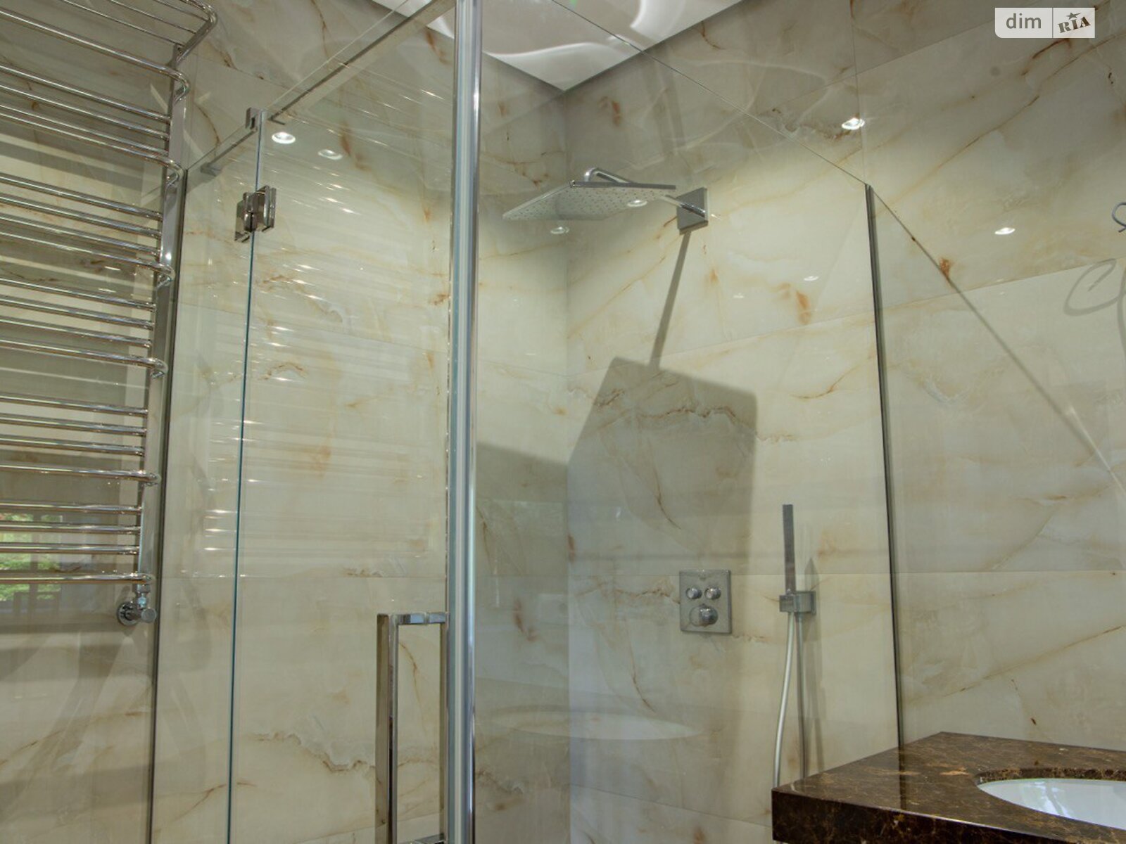 двоповерховий будинок з гаражем, 360 кв. м, цегла. Продаж у Рованцях фото 1 двоповерховий будинок з гаражем, 360 кв. м, цегла. Продаж у Рованцях фото 1