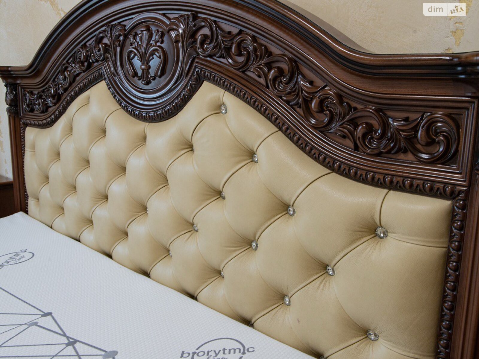 двоповерховий будинок з гаражем, 360 кв. м, цегла. Продаж у Рованцях фото 1 двоповерховий будинок з гаражем, 360 кв. м, цегла. Продаж у Рованцях фото 1