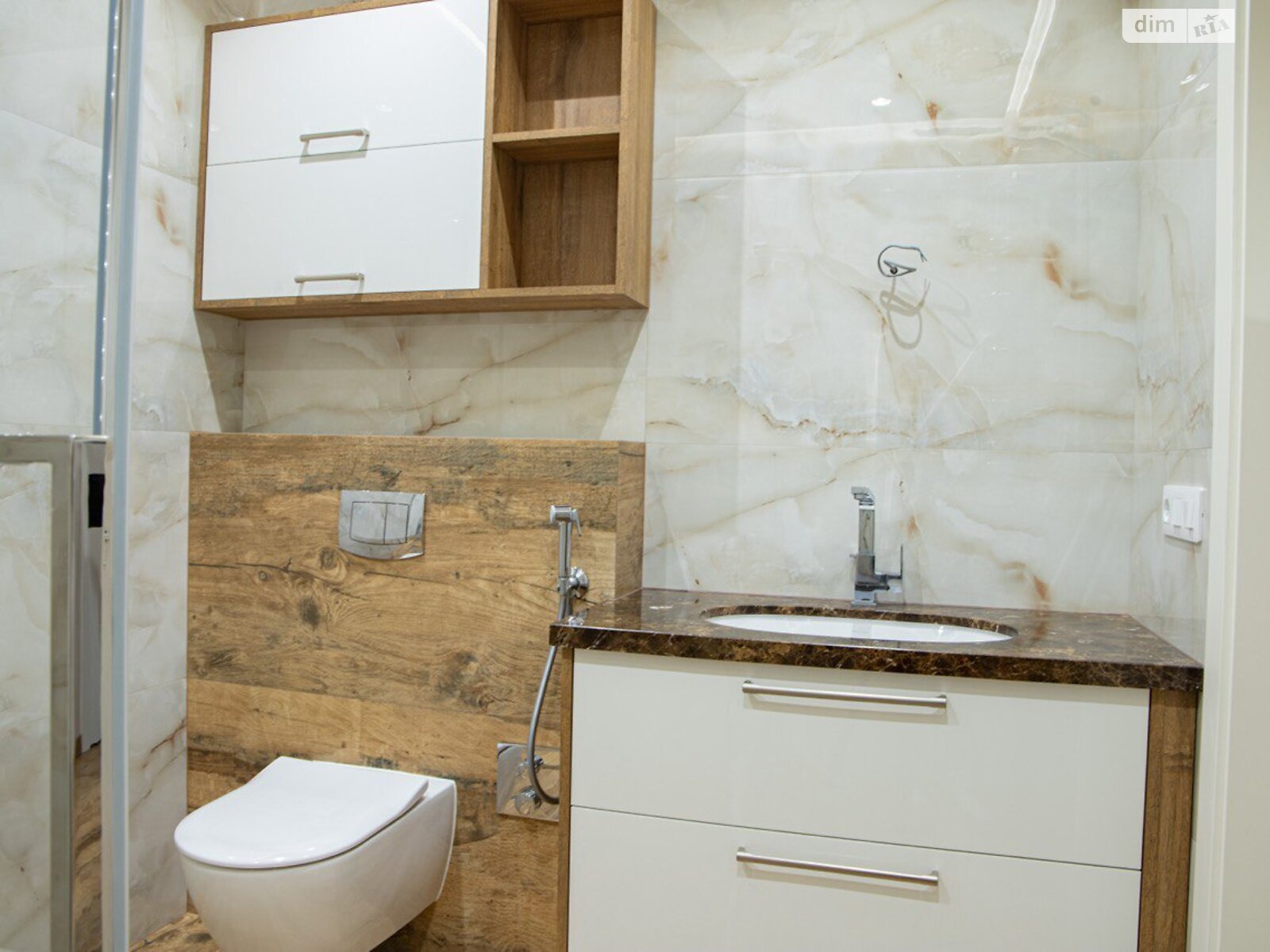 двоповерховий будинок з гаражем, 360 кв. м, цегла. Продаж у Рованцях фото 1 двоповерховий будинок з гаражем, 360 кв. м, цегла. Продаж у Рованцях фото 1