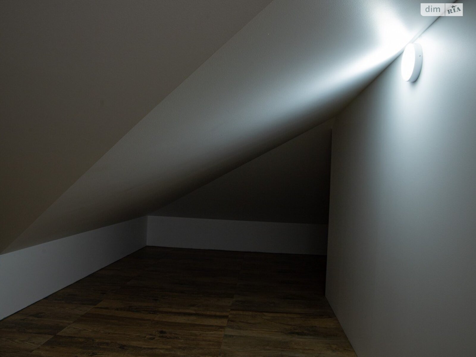 двоповерховий будинок з гаражем, 360 кв. м, цегла. Продаж у Рованцях фото 1 двоповерховий будинок з гаражем, 360 кв. м, цегла. Продаж у Рованцях фото 1