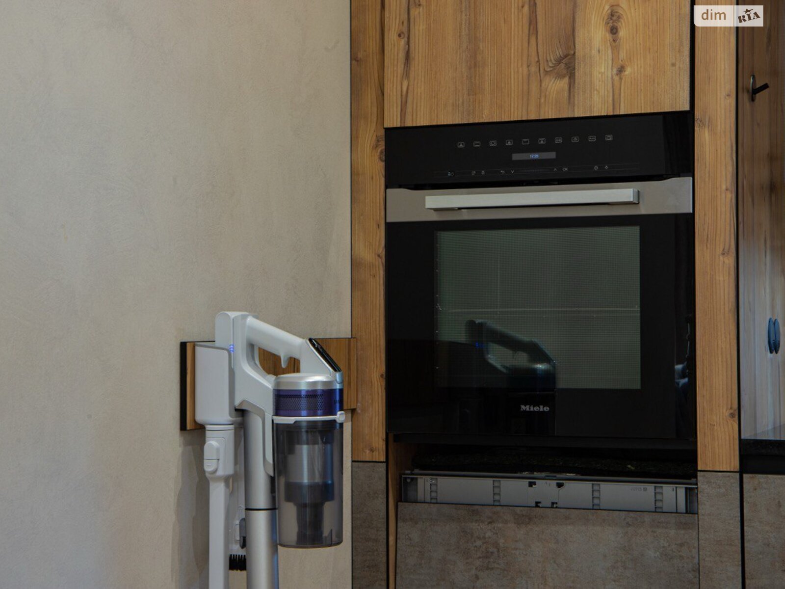 двоповерховий будинок з гаражем, 360 кв. м, цегла. Продаж у Рованцях фото 1 двоповерховий будинок з гаражем, 360 кв. м, цегла. Продаж у Рованцях фото 1