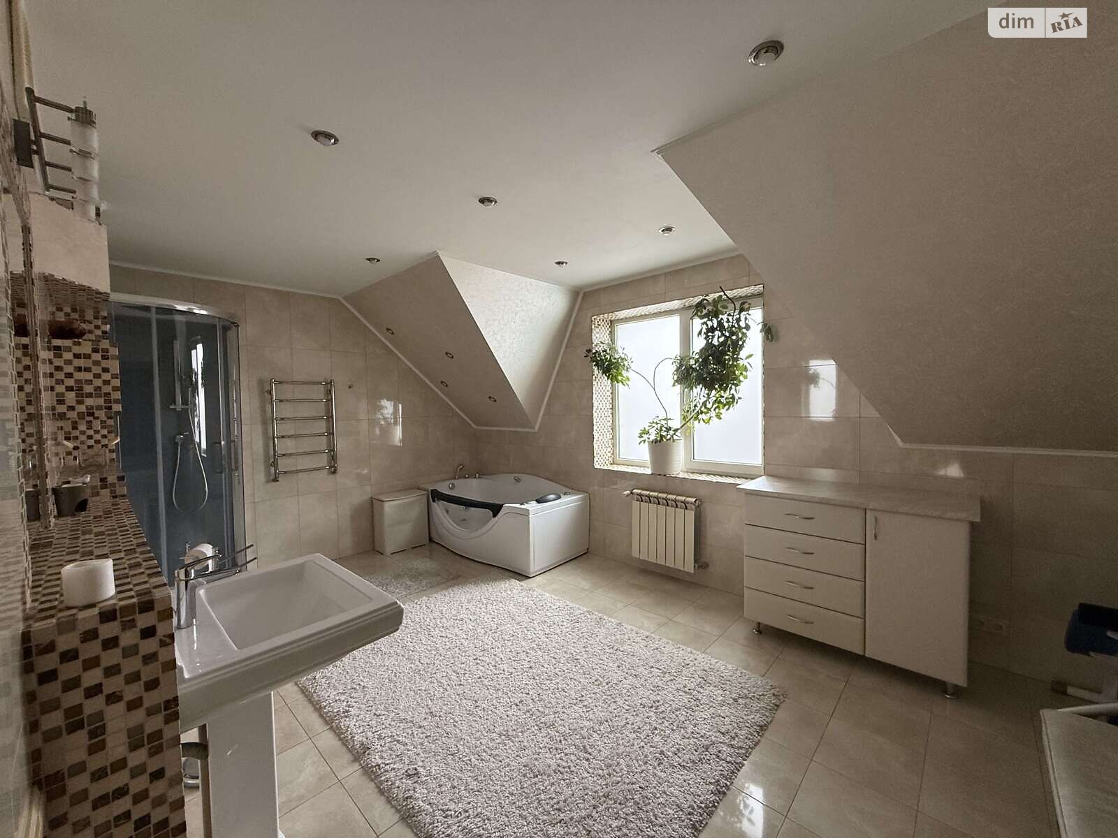 двоповерховий будинок з верандою, 182.2 кв. м, цегла. Продаж у Рованцях фото 1 двоповерховий будинок з верандою, 182.2 кв. м, цегла. Продаж у Рованцях фото 1