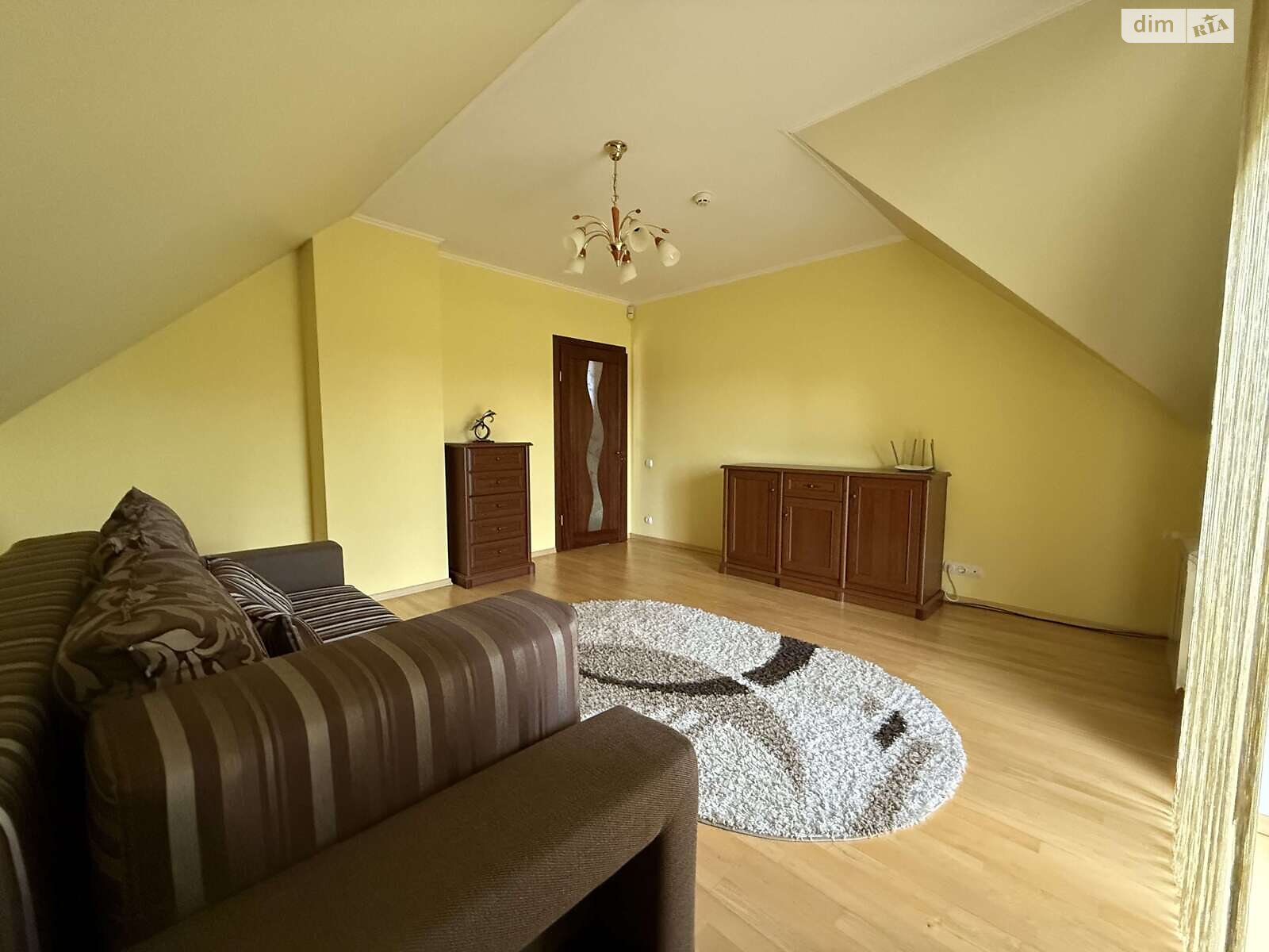 двоповерховий будинок з верандою, 182.2 кв. м, цегла. Продаж у Рованцях фото 1 двоповерховий будинок з верандою, 182.2 кв. м, цегла. Продаж у Рованцях фото 1