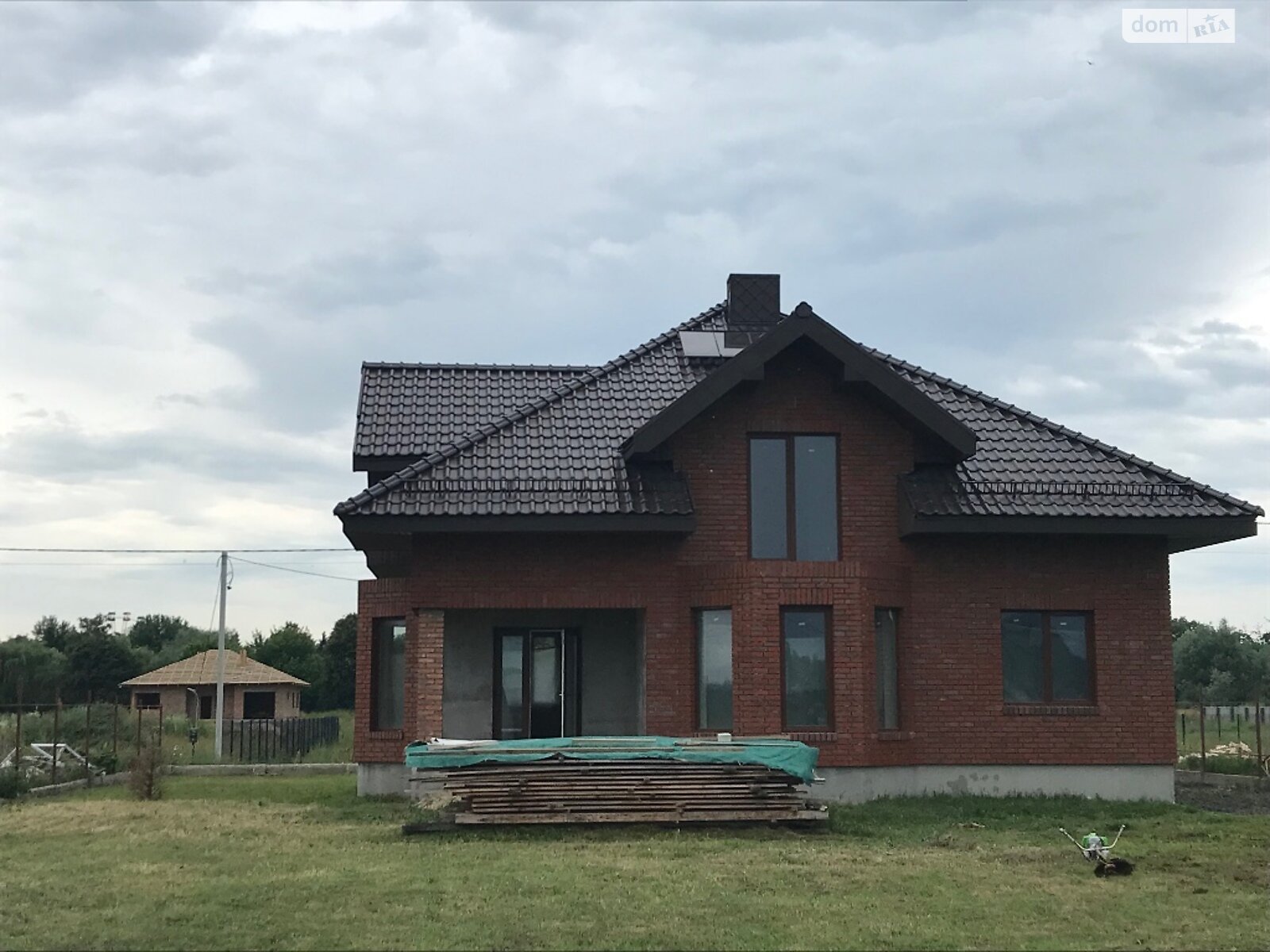 двухэтажный дом с балконом, 220 кв. м, газобетон. Продажа в Рованцах фото 1