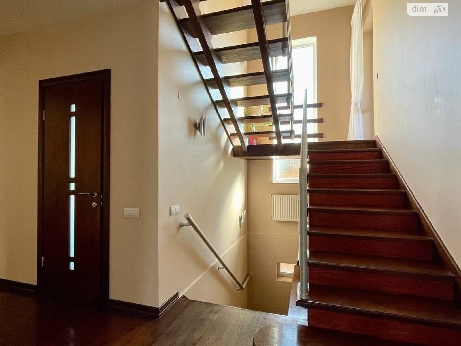 двоповерховий будинок з гаражем, 214 кв. м, цегла. Продаж в Рівному, район 12-школа фото 1 двоповерховий будинок з гаражем, 214 кв. м, цегла. Продаж в Рівному, район 12-школа фото 1