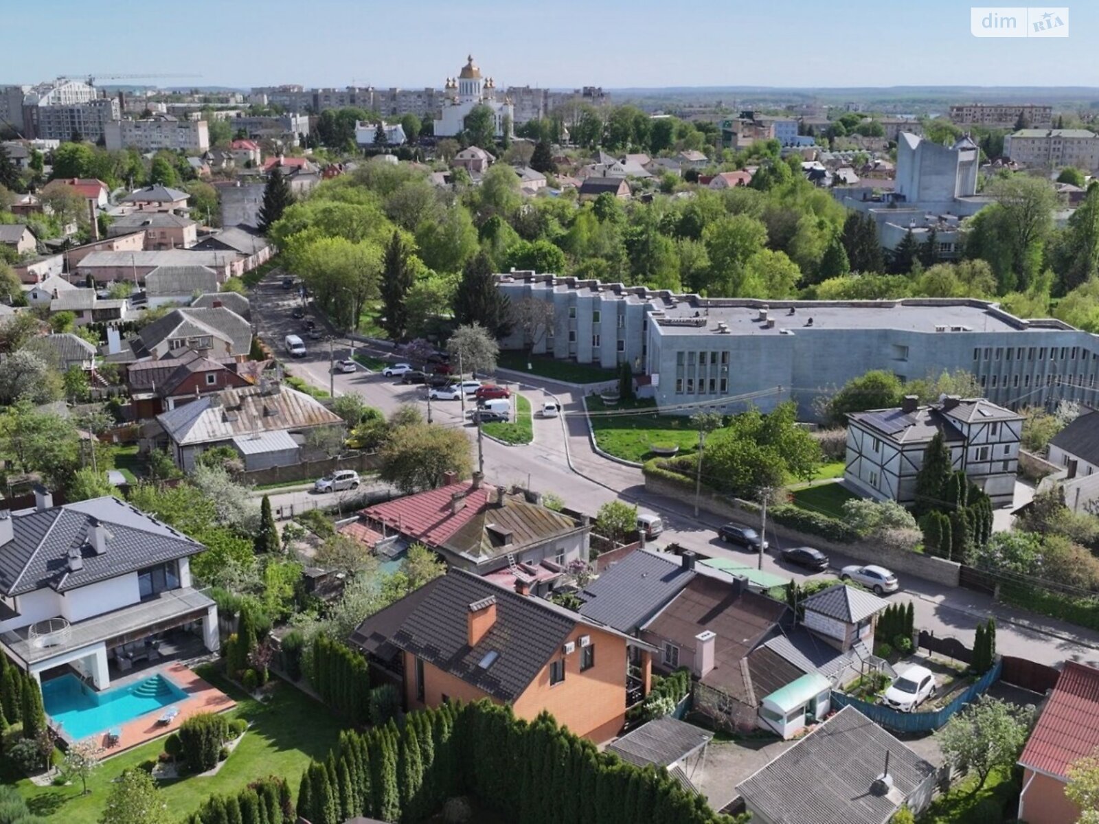 двоповерховий будинок з гаражем, 214 кв. м, цегла. Продаж в Рівному, район 12-школа фото 1 двоповерховий будинок з гаражем, 214 кв. м, цегла. Продаж в Рівному, район 12-школа фото 1
