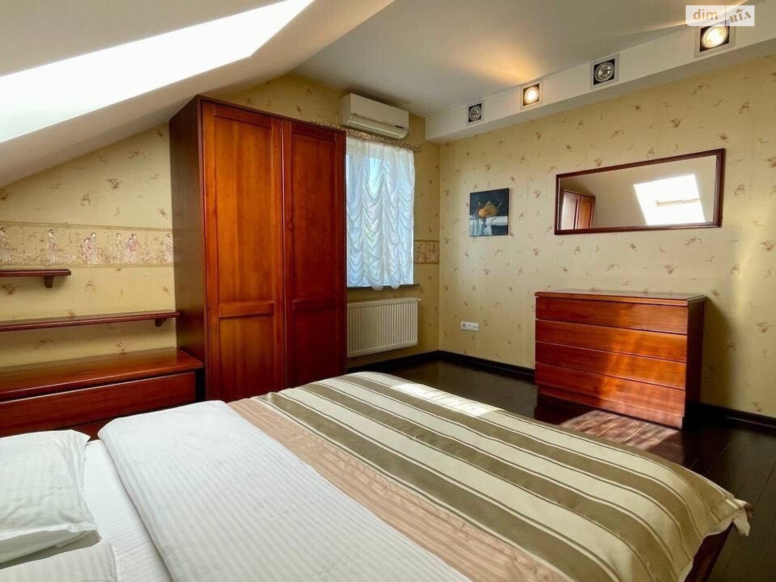 двоповерховий будинок з гаражем, 214 кв. м, цегла. Продаж в Рівному, район 12-школа фото 1 двоповерховий будинок з гаражем, 214 кв. м, цегла. Продаж в Рівному, район 12-школа фото 1