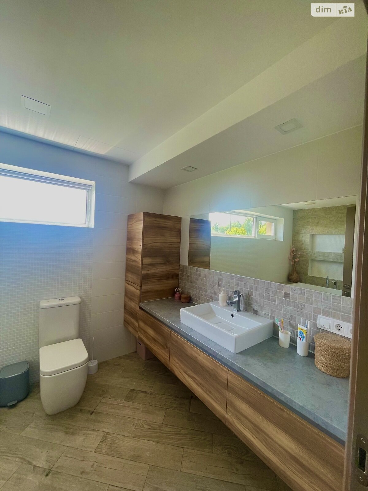 двоповерховий будинок з гаражем, 213.2 кв. м, цегла. Продаж в Рівному, район 12-школа фото 1 двоповерховий будинок з гаражем, 213.2 кв. м, цегла. Продаж в Рівному, район 12-школа фото 1
