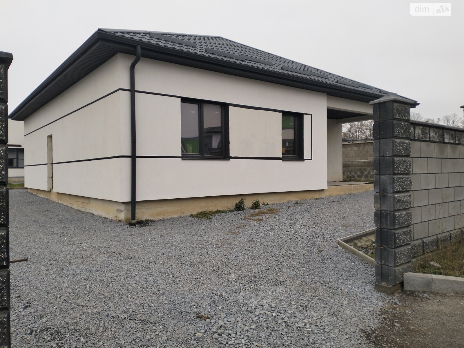 одноповерховий будинок, 110 кв. м, кирпич. Продаж в Рівному, район Авторинок фото 1