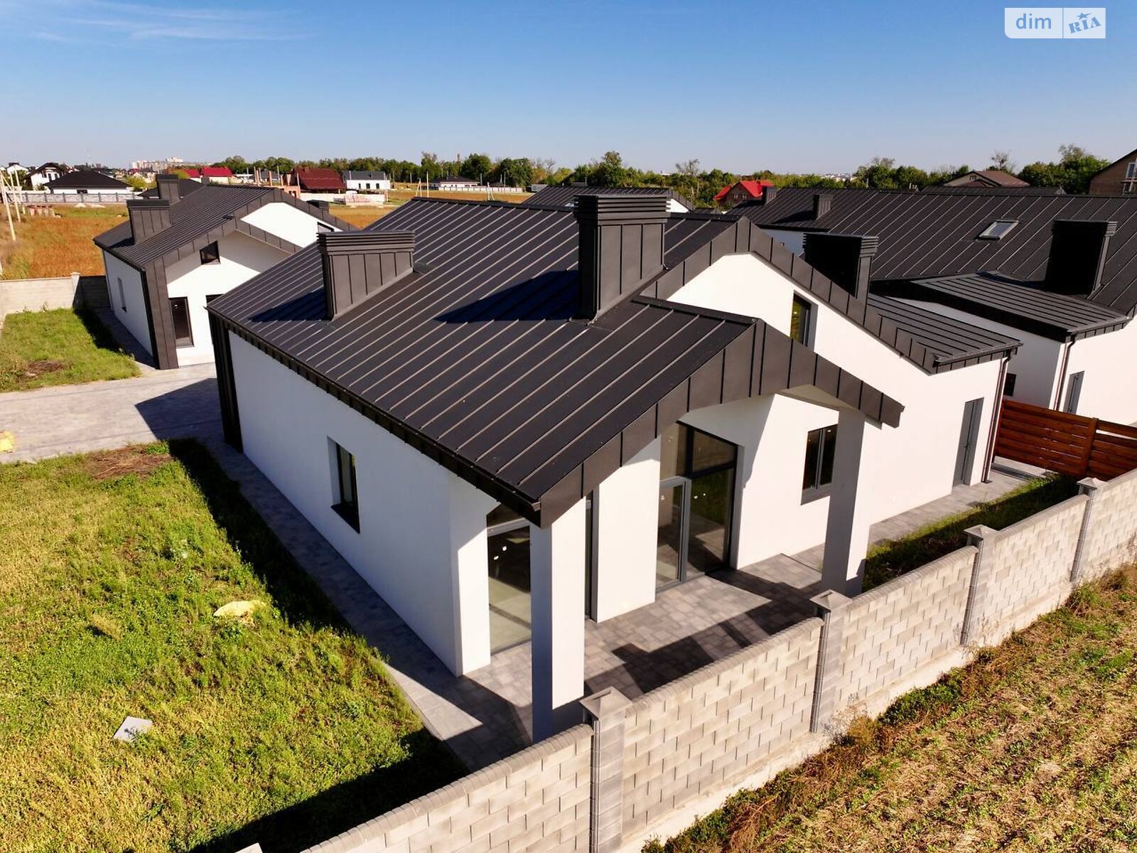 двоповерховий будинок з гаражем, 170 кв. м, цегла. Продаж в Рівному, район Авторинок фото 1 двоповерховий будинок з гаражем, 170 кв. м, цегла. Продаж в Рівному, район Авторинок фото 1