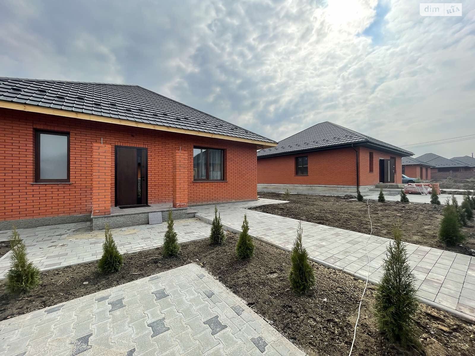 одноэтажный дом, 90 кв. м, кирпич. Продажа в Ровно район Авторынок фото 1