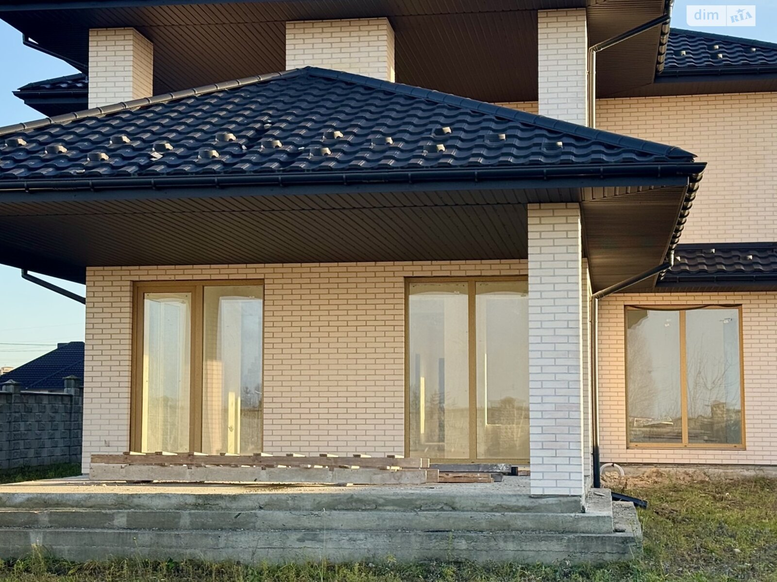 двоповерховий будинок, 270 кв. м, кирпич. Продаж в Рівному, район Авторинок фото 1 двоповерховий будинок, 270 кв. м, кирпич. Продаж в Рівному, район Авторинок фото 1