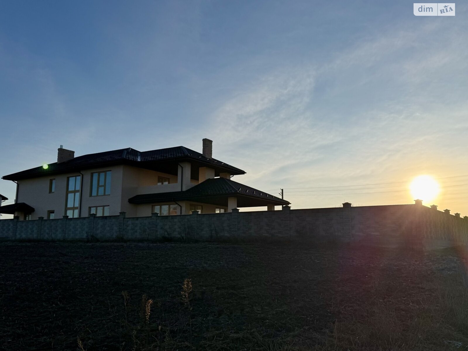 двоповерховий будинок, 270 кв. м, кирпич. Продаж в Рівному, район Авторинок фото 1 двоповерховий будинок, 270 кв. м, кирпич. Продаж в Рівному, район Авторинок фото 1